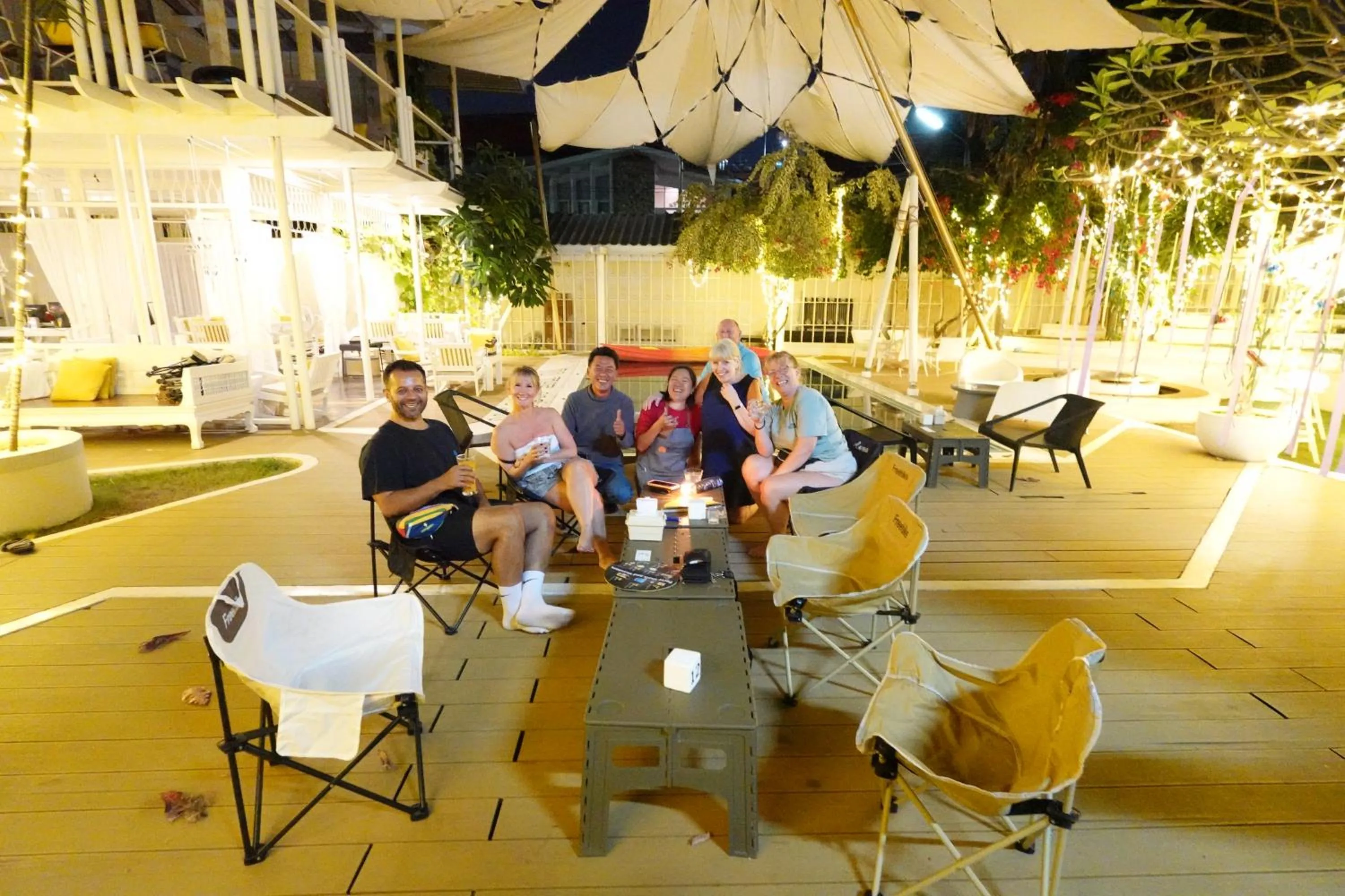 Restaurant/places to eat in To The Moon Guesthouse