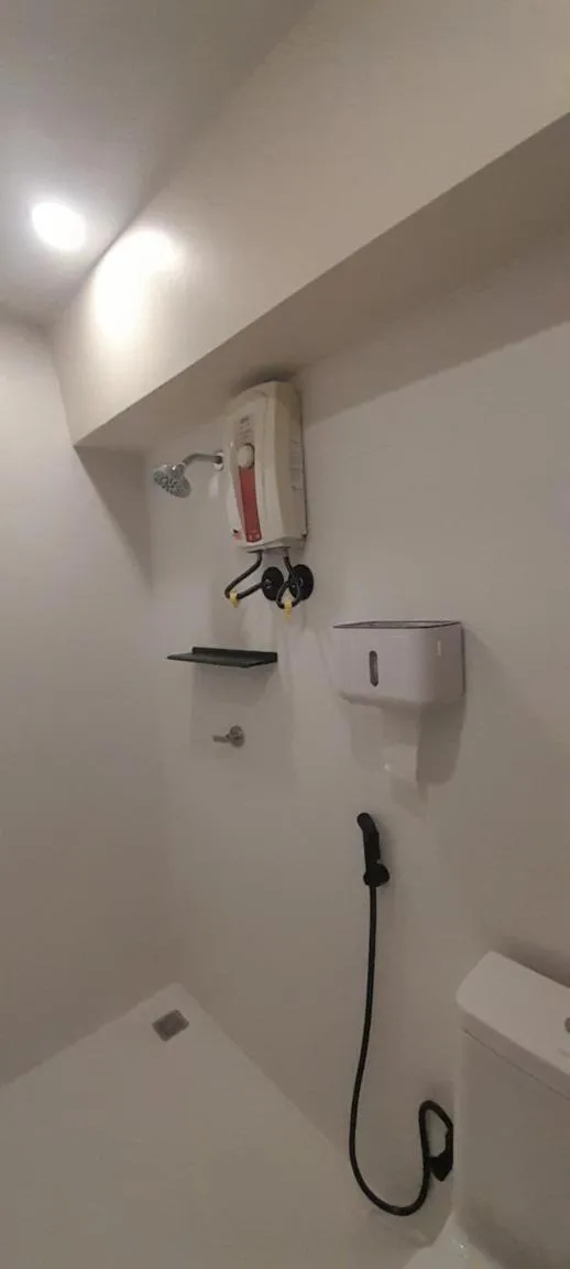 Bathroom in To The Moon Guesthouse