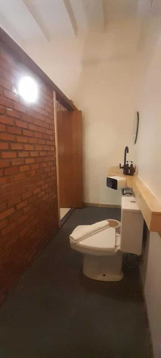 Shower in To The Moon Guesthouse