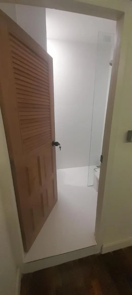 Shower in To The Moon Guesthouse