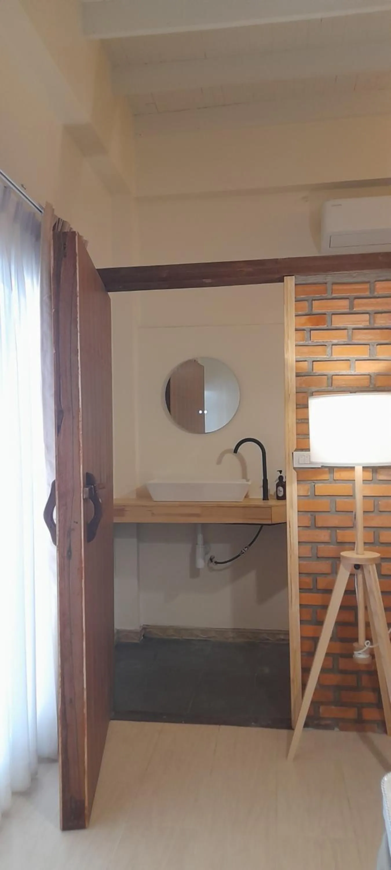 Bathroom in To The Moon Guesthouse