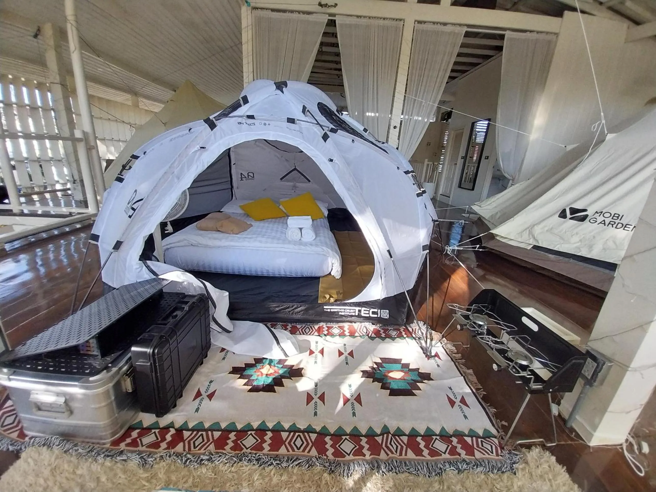 Bedroom, Bed in To The Moon Guesthouse