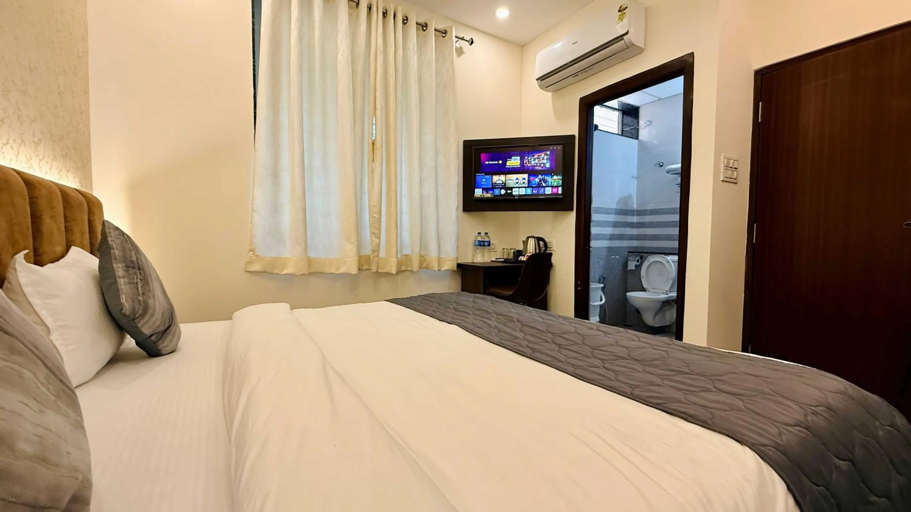 Bed in Hotel Regency