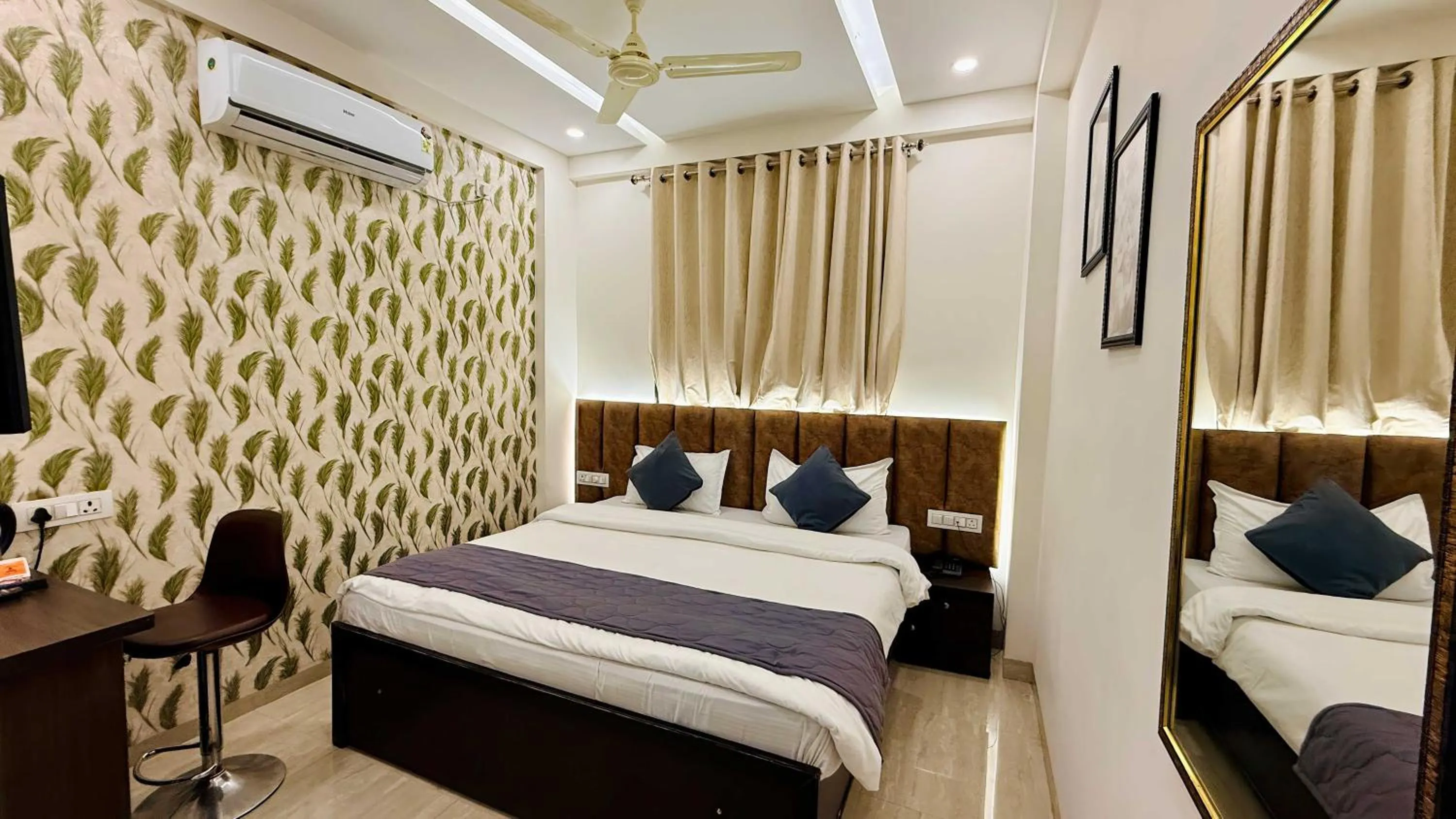 Bed in Hotel Regency