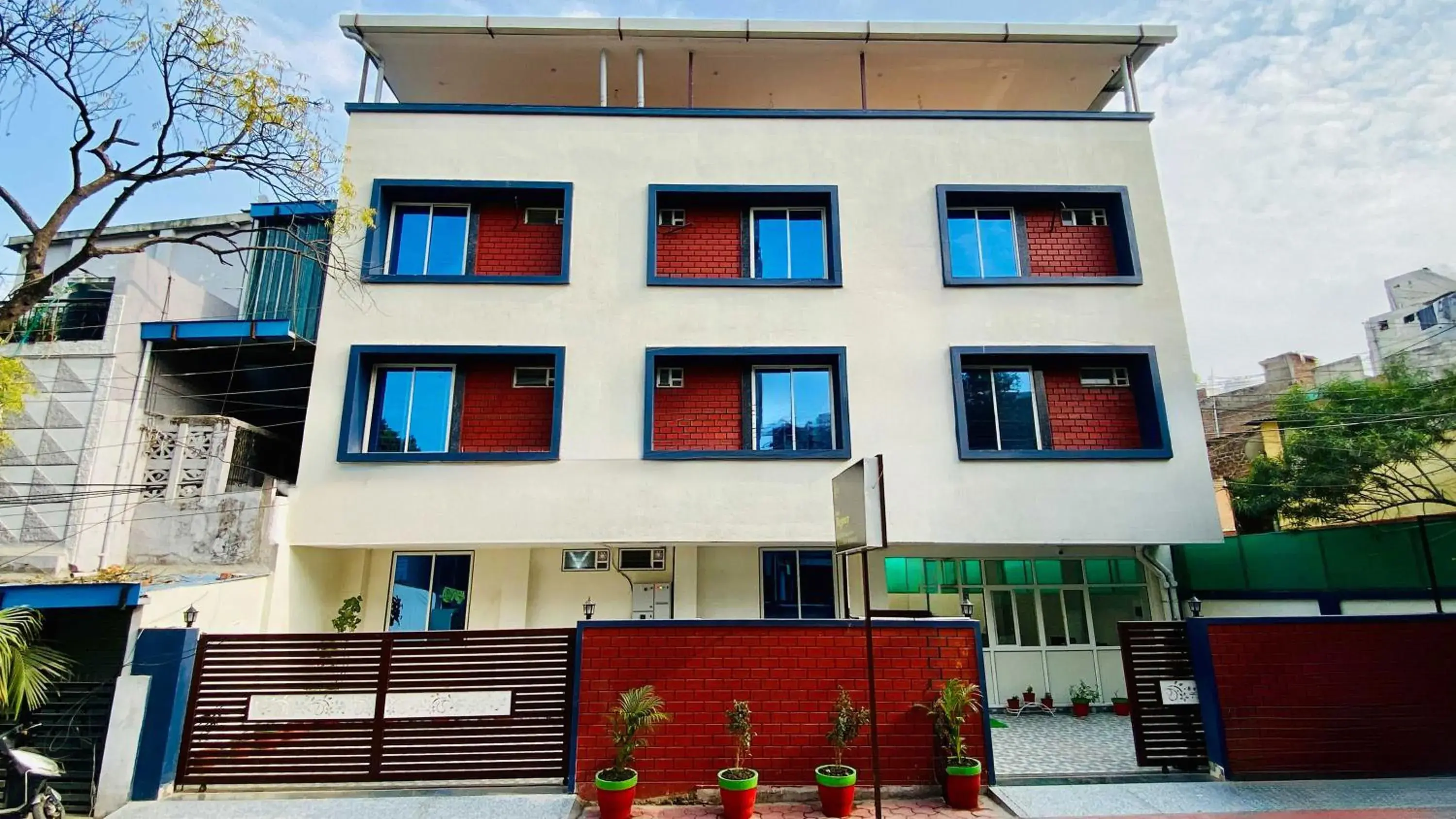 Property building in Hotel Regency Property building in Hotel Regency