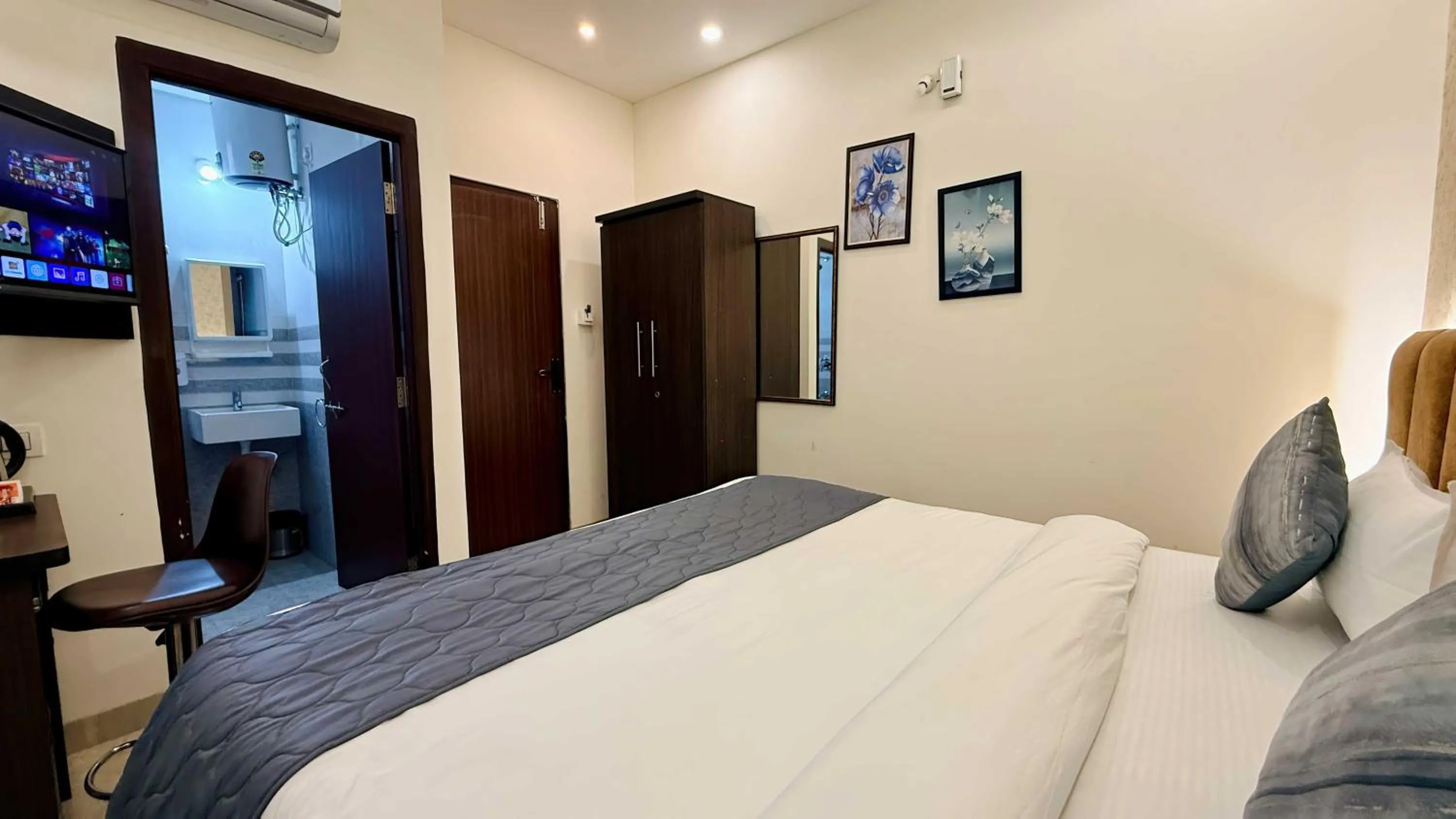 Bed in Hotel Regency