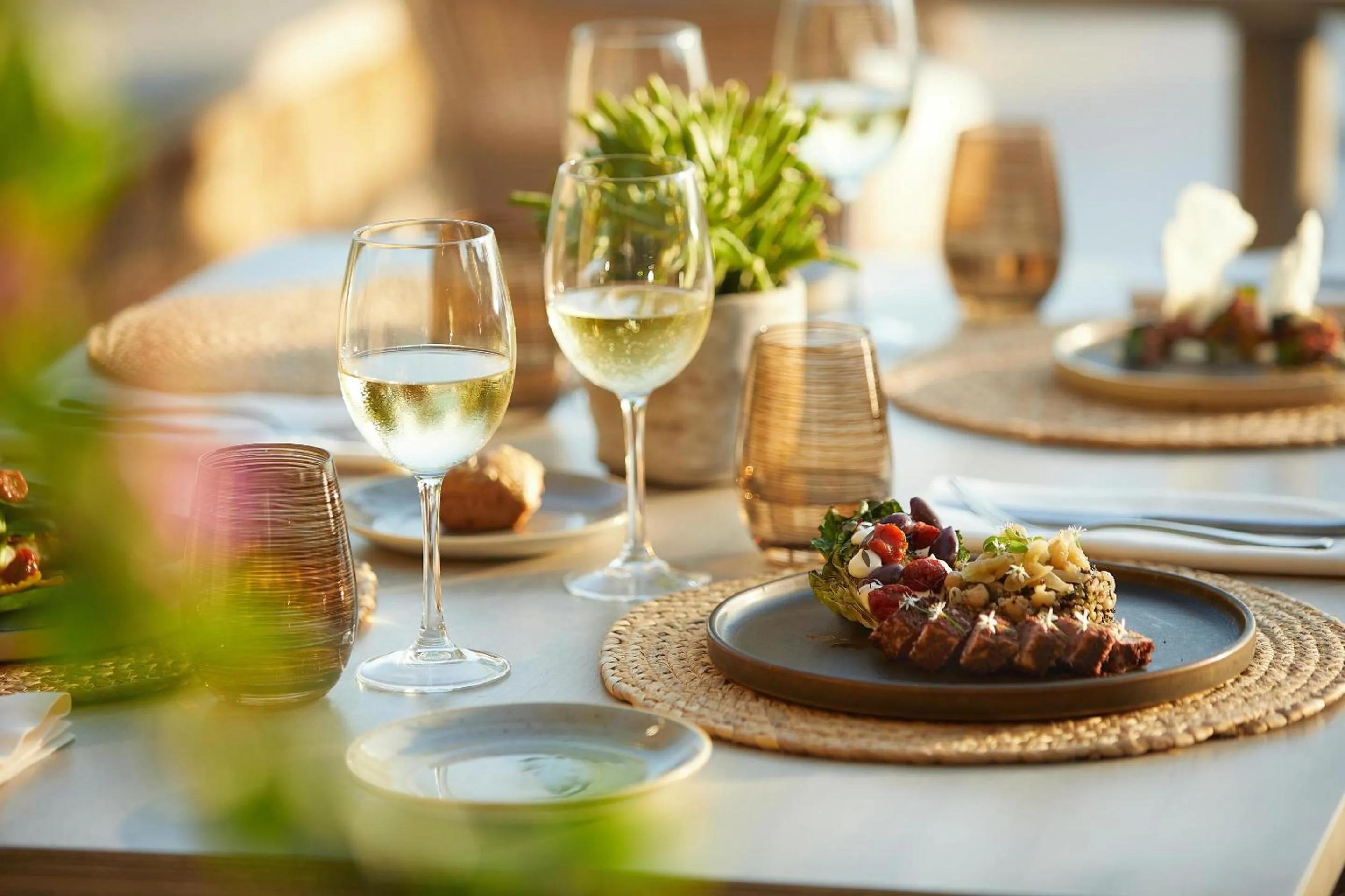 Restaurant/places to eat in Sani Beach