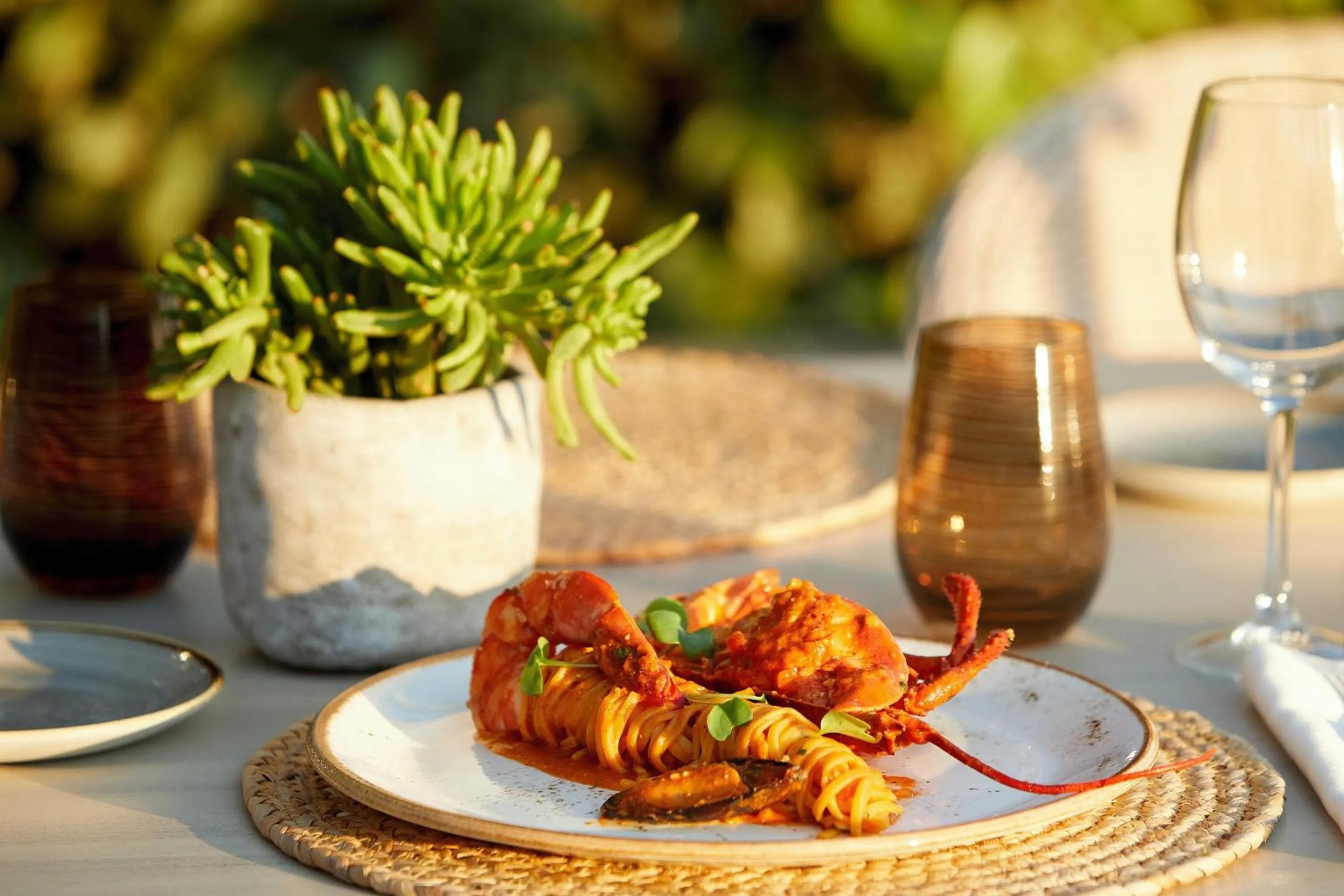 Restaurant/places to eat in Sani Beach