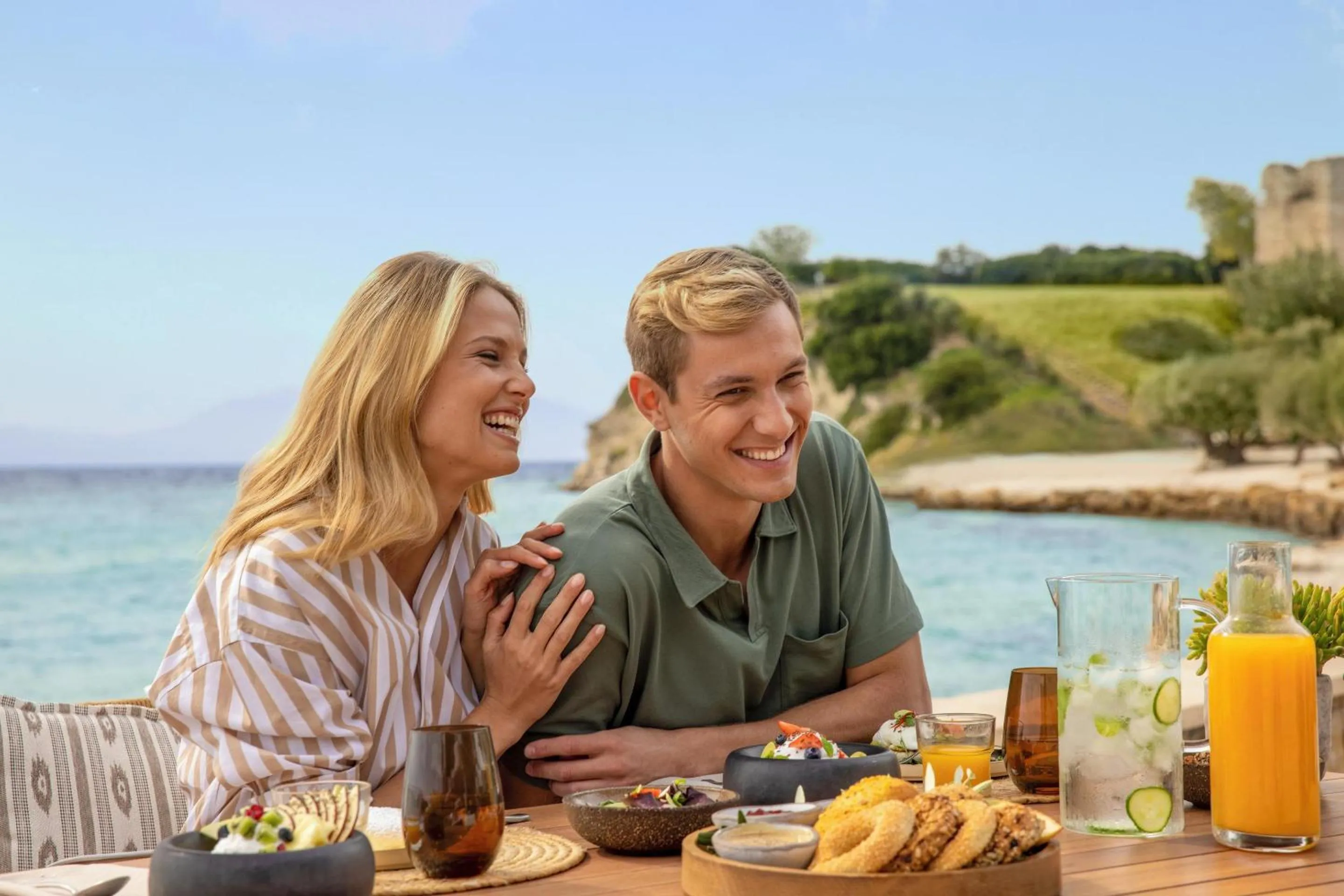 Restaurant/places to eat in Sani Beach