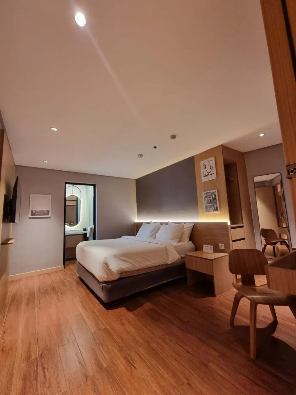 Photo of the whole room, Bed in Moonstar Cebu Capsule Hotel