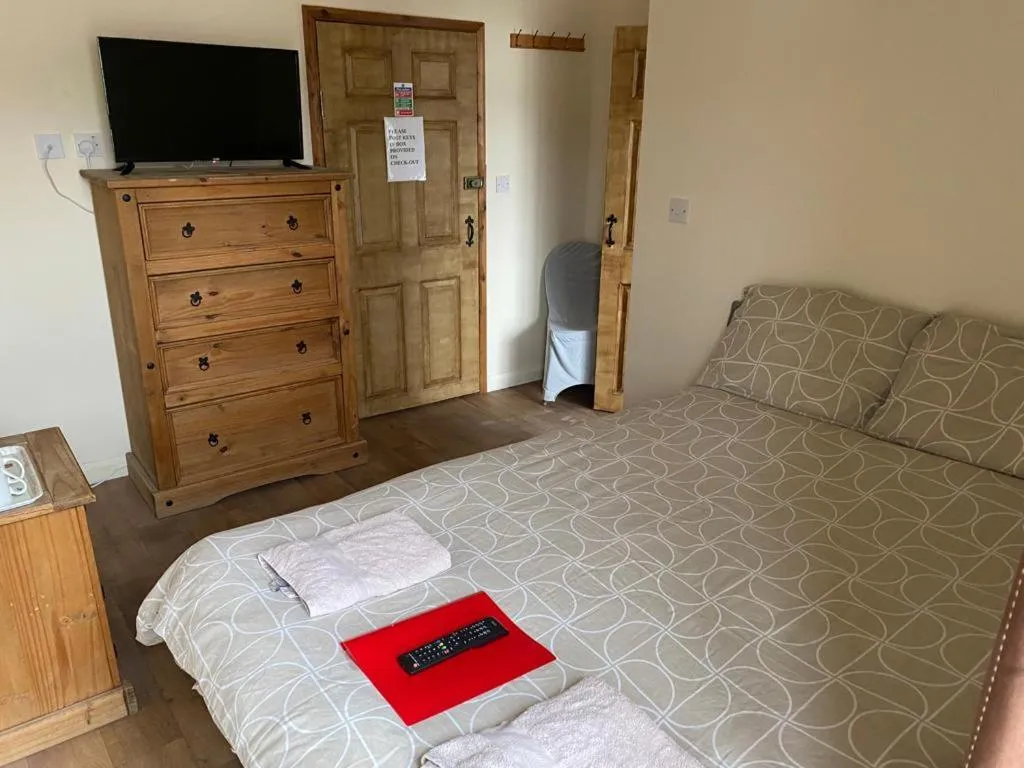 Bedroom, Bed in The Old Post Office Public House & Hotel