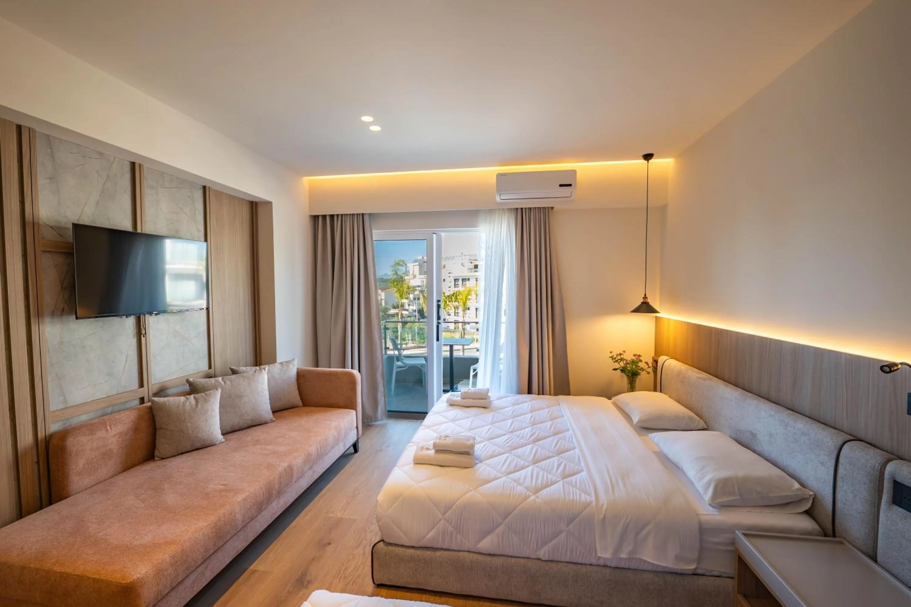 Photo of the whole room, Bed in Heksamil Hotel