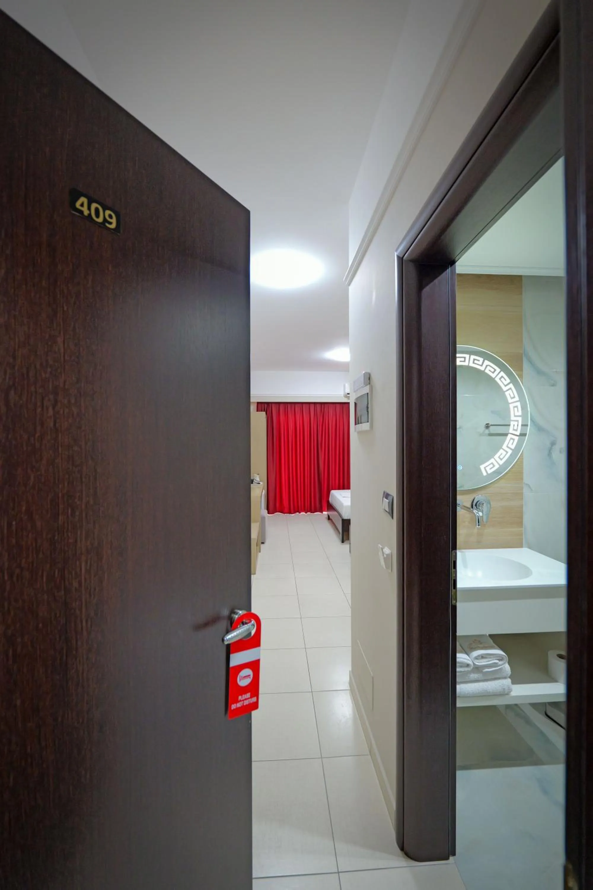 Shower, Bed in Heksamil Hotel
