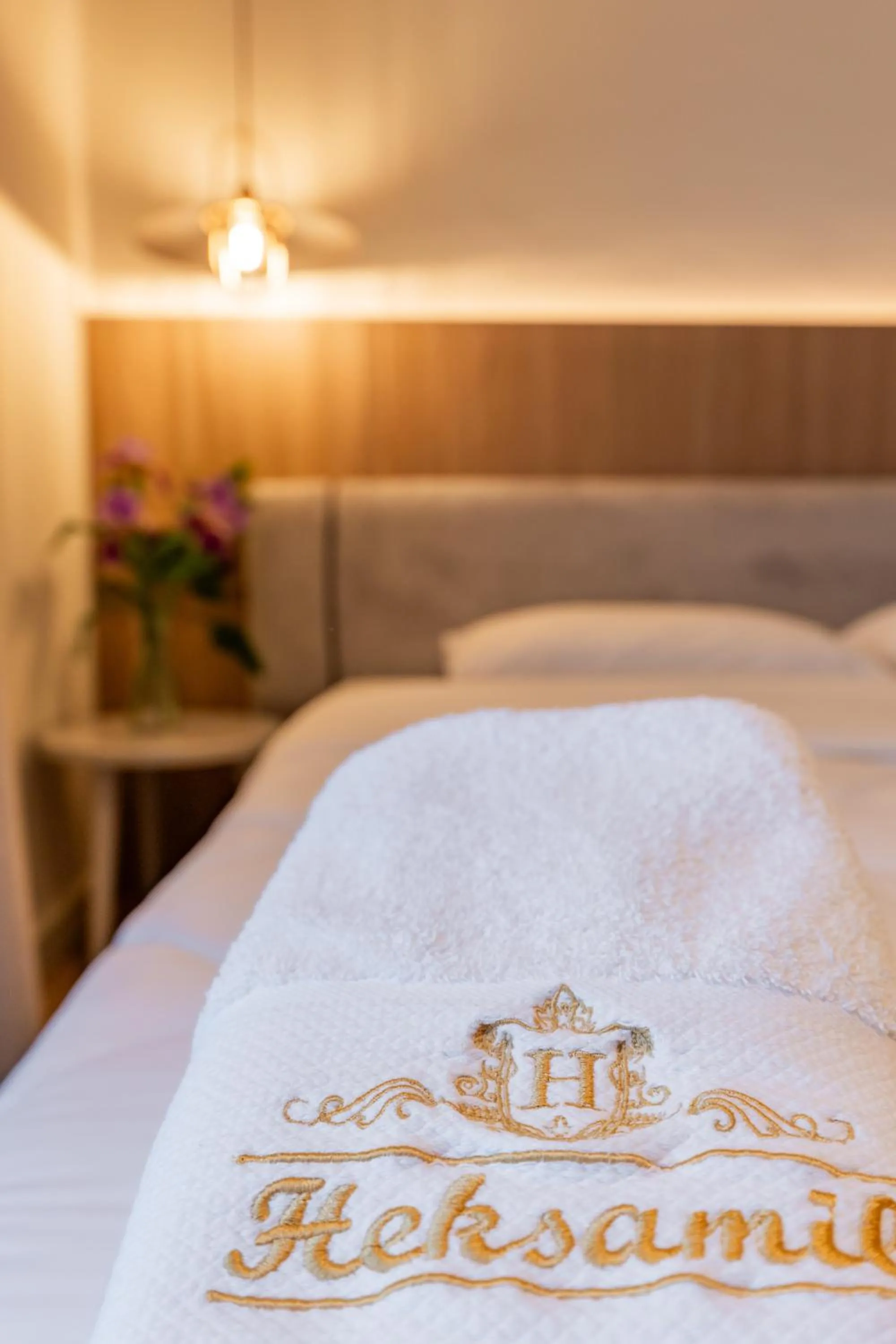 Bed in Heksamil Hotel