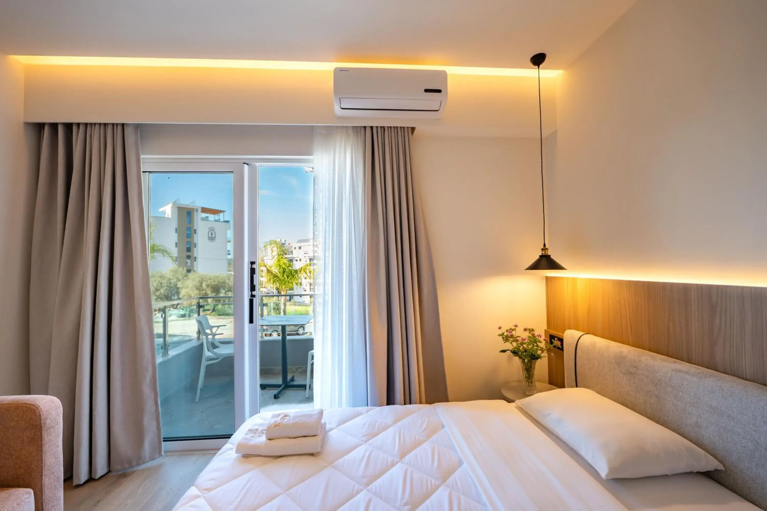 Deluxe Quadruple Room with Balcony in Heksamil Hotel Deluxe Quadruple Room with Balcony in Heksamil Hotel