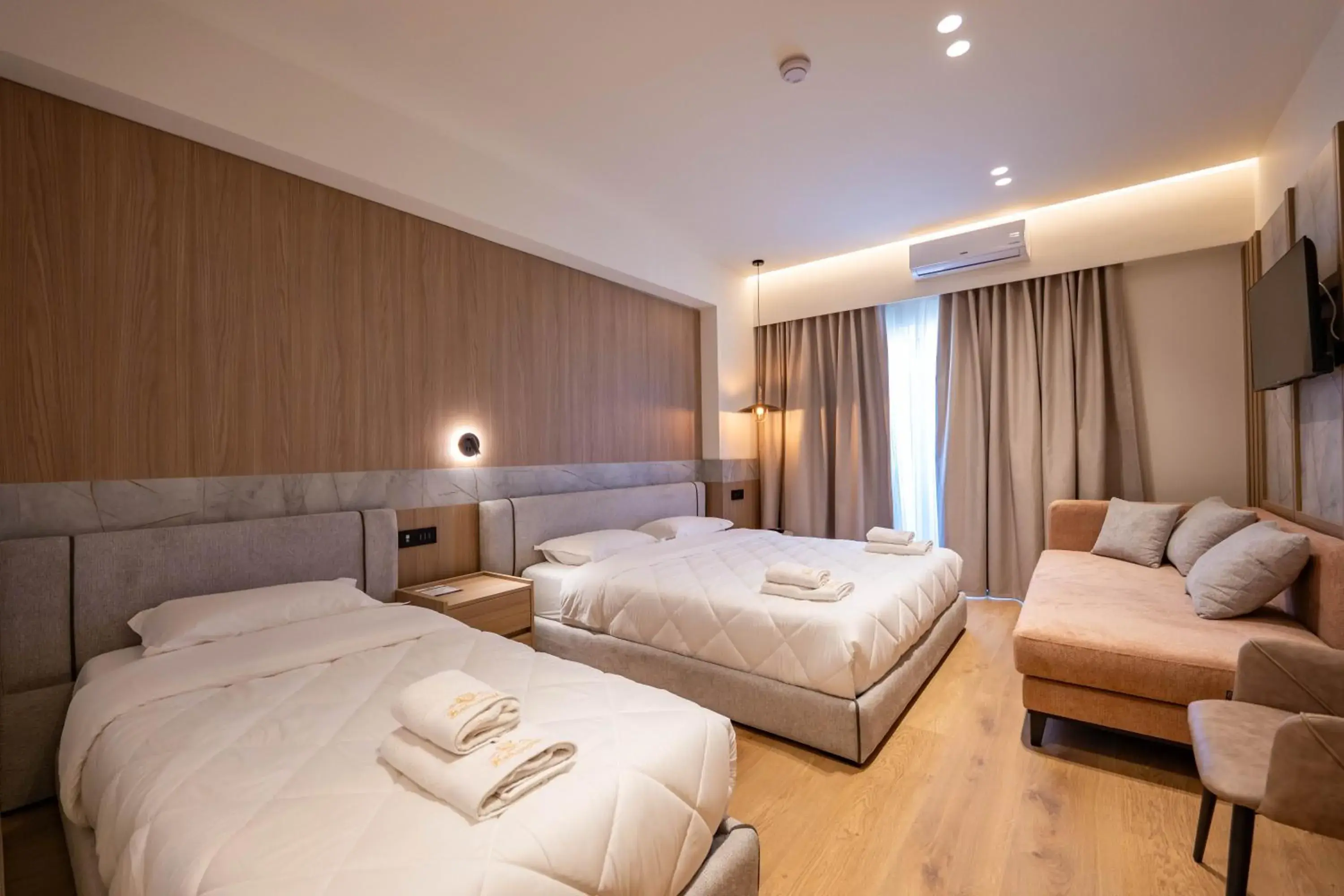 Deluxe Quadruple Room with Sea View in Heksamil Hotel Deluxe Quadruple Room with Sea View in Heksamil Hotel
