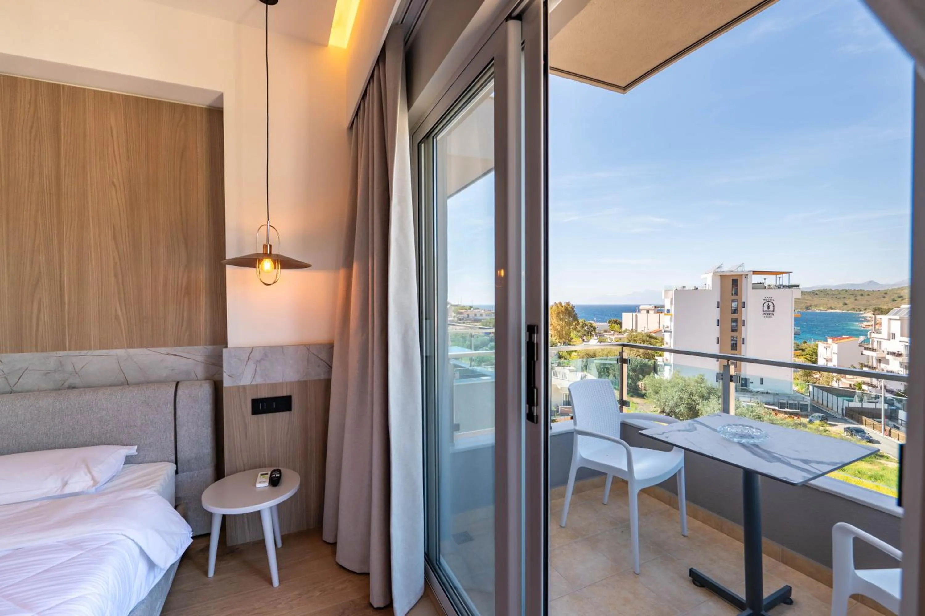 Balcony/Terrace, Bed in Heksamil Hotel