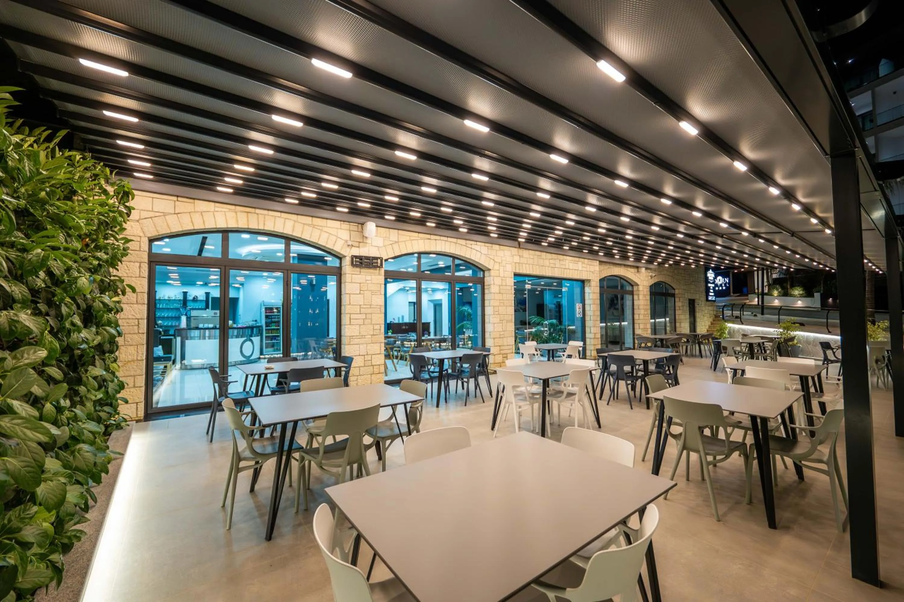 Restaurant/places to eat in Heksamil Hotel