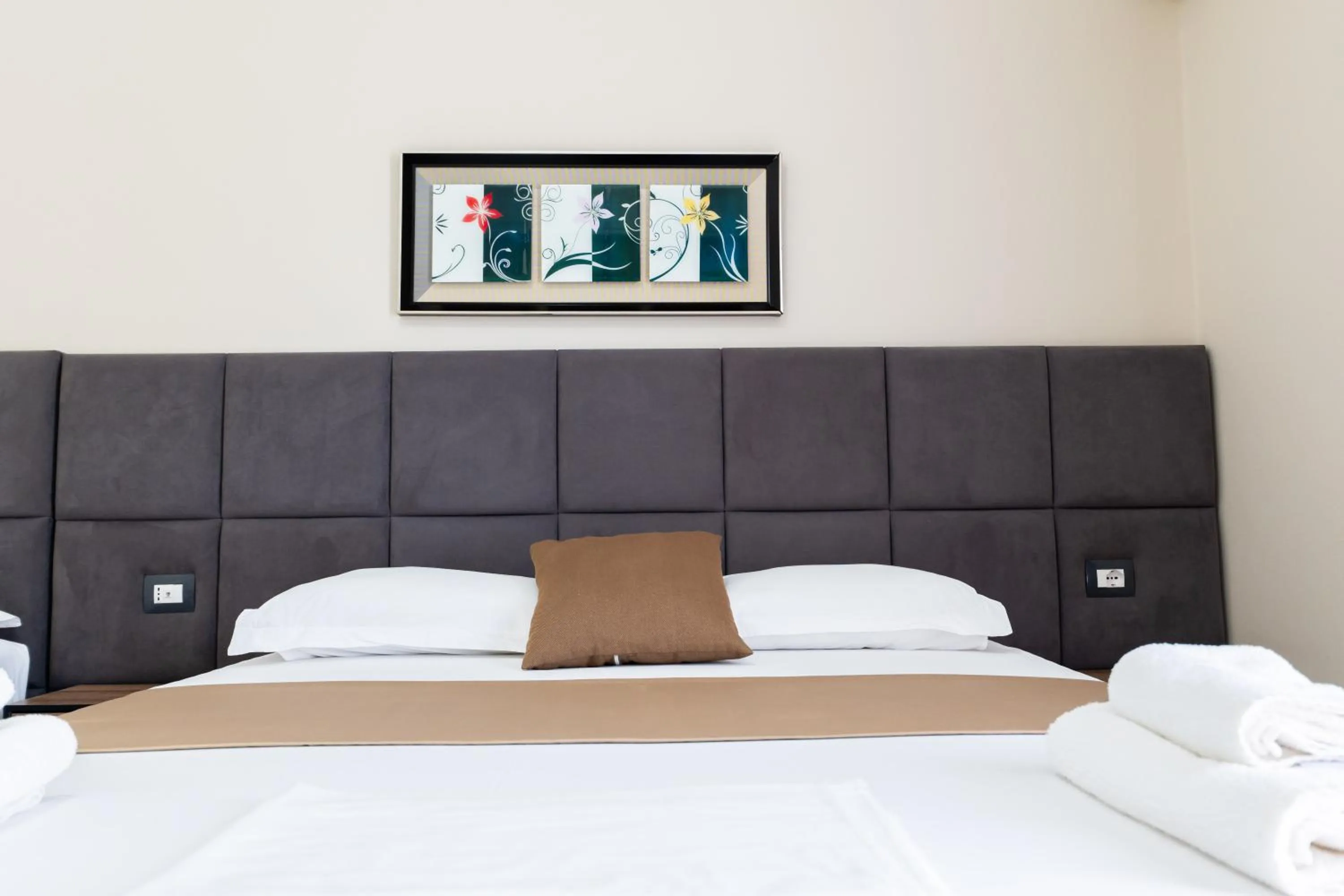 Photo of the whole room, Bed in Heksamil Hotel