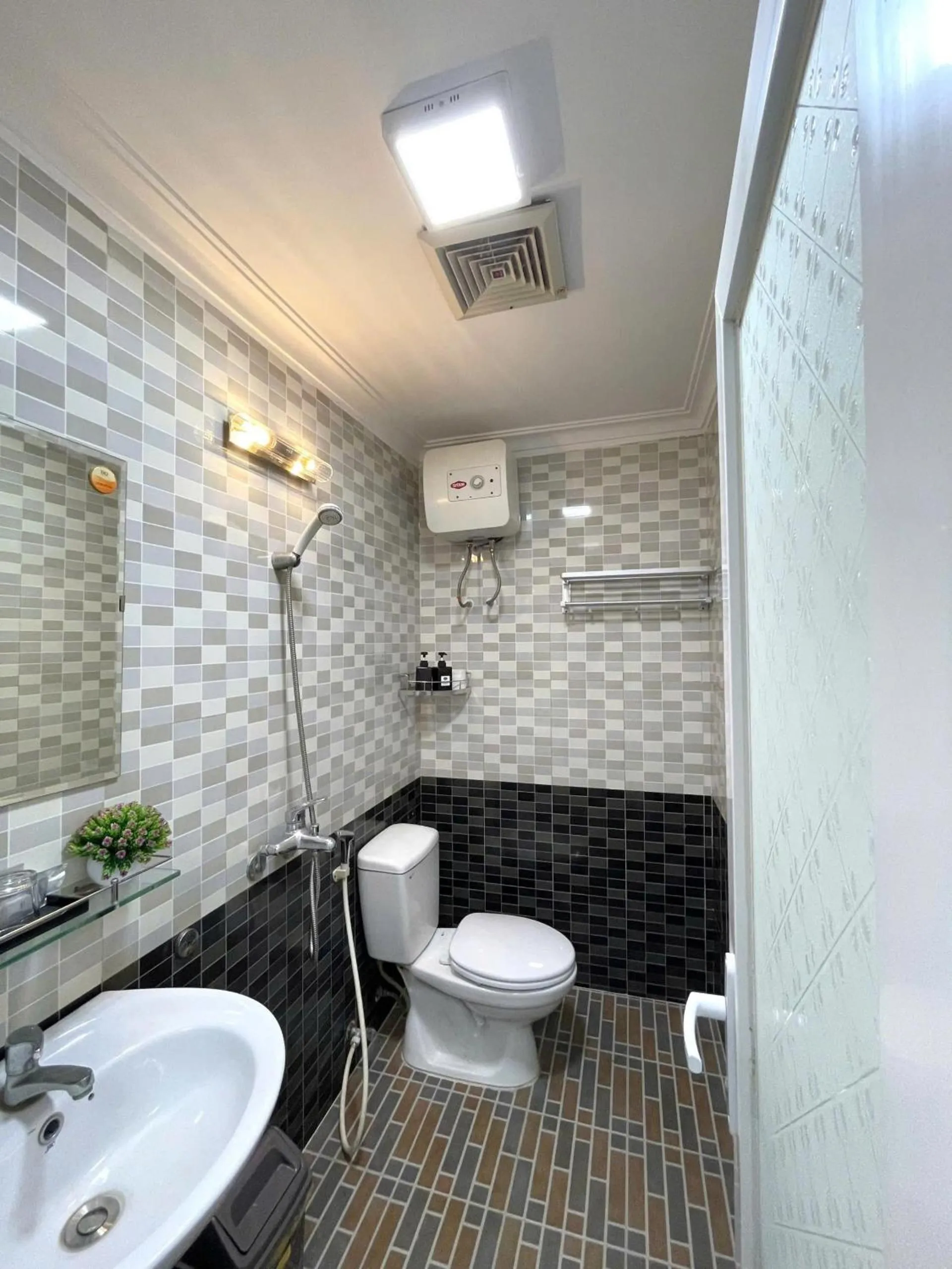 Single Room - single occupancy in Amy Hotel Hue