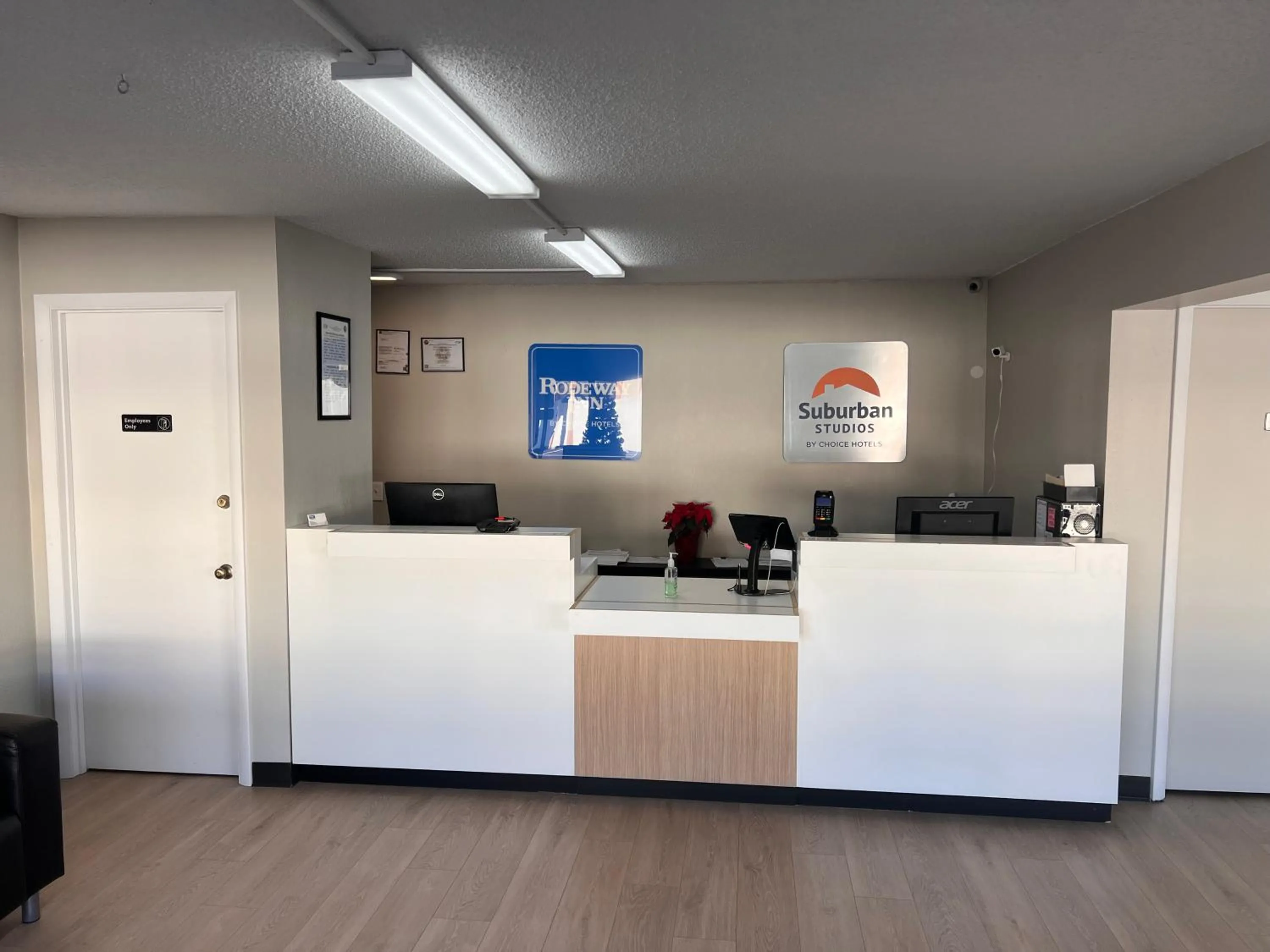 Lobby or reception in Rodeway Inn