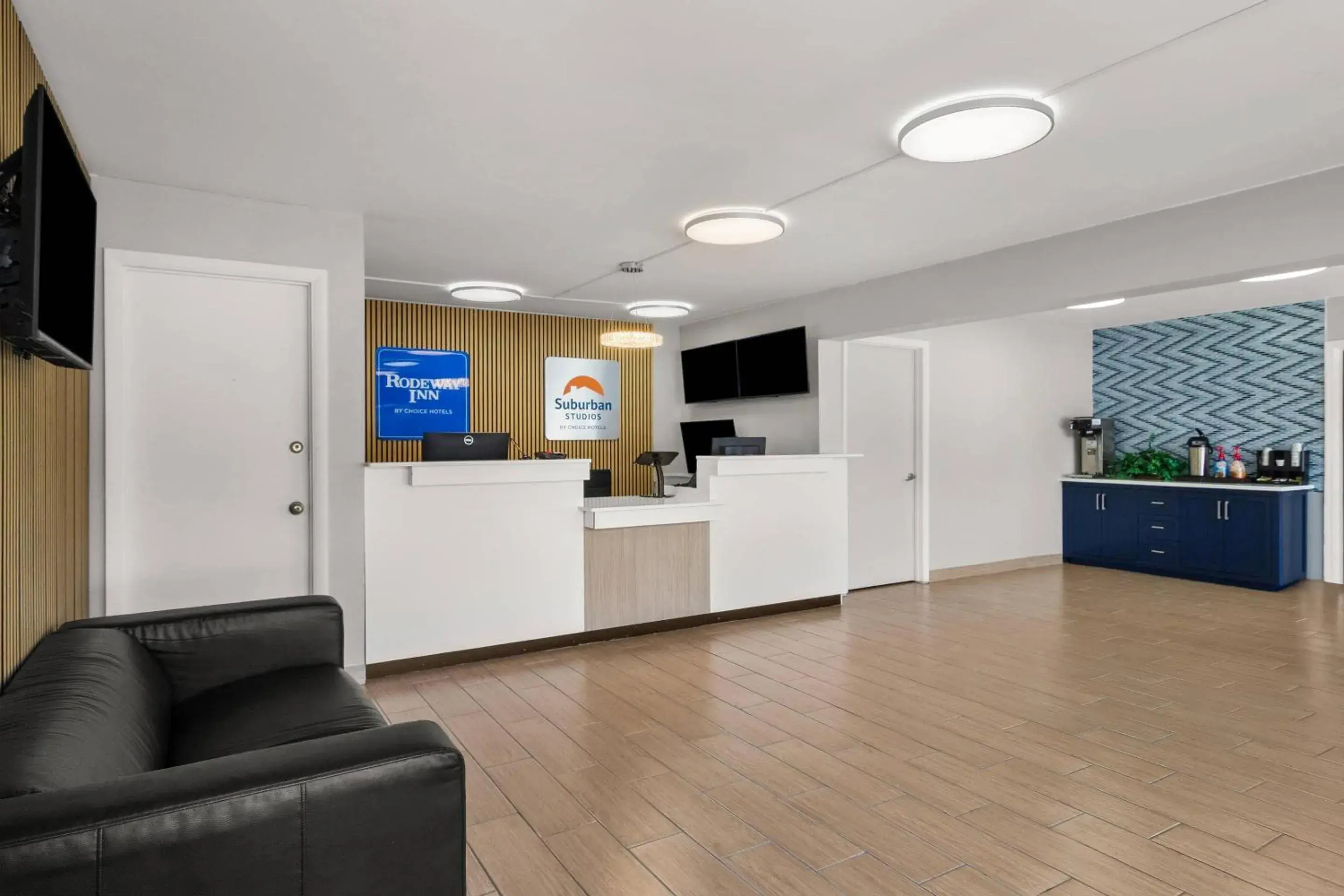 Lobby or reception in Suburban Studios Orange Park - Jacksonville near Naval Air Station Lobby or reception in Suburban Studios Orange Park - Jacksonville near Naval Air Station