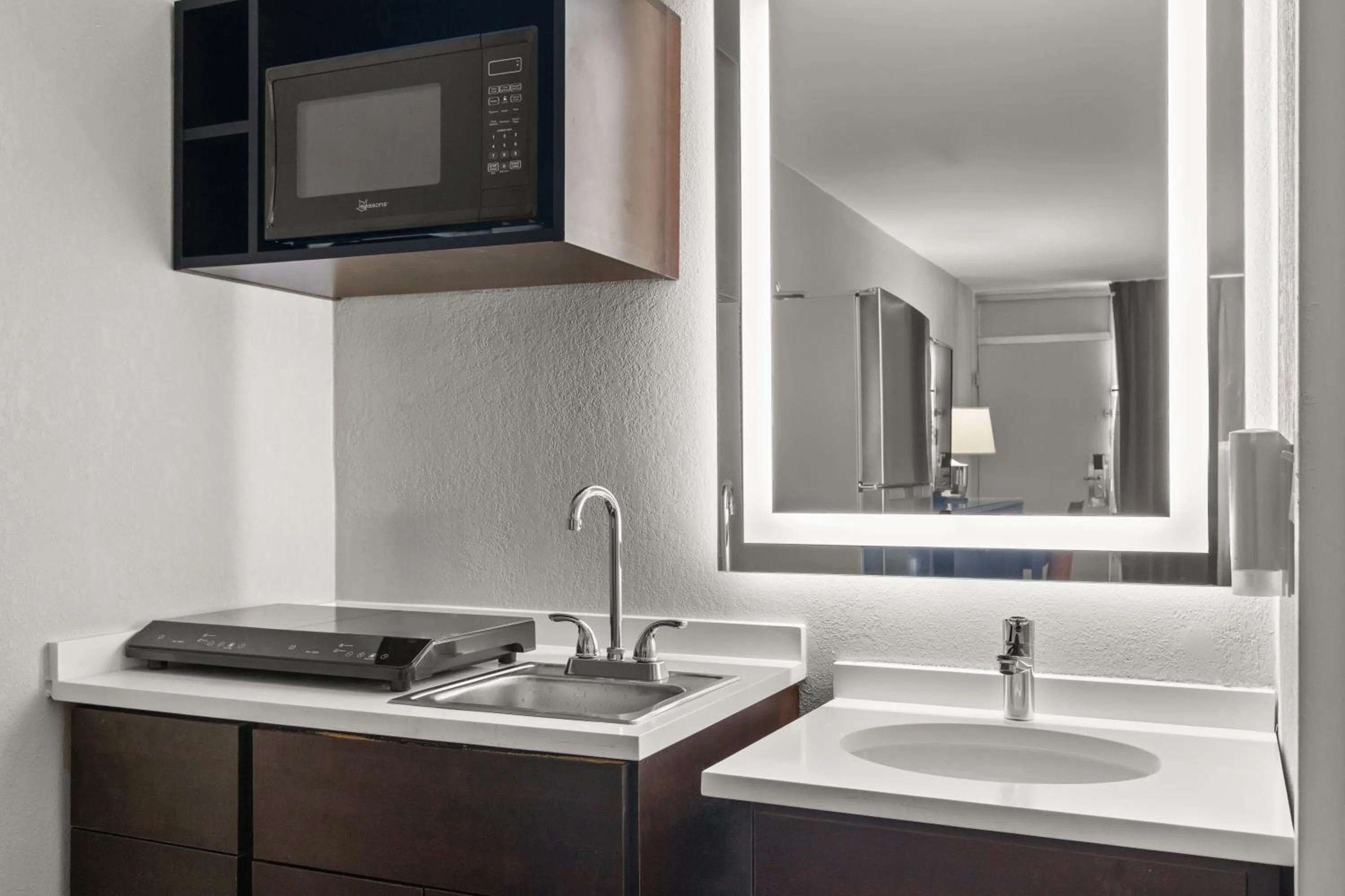 Kitchen or kitchenette in Suburban Studios