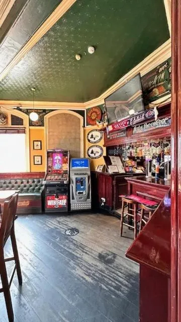 Shanahans B&B with Sports Bar