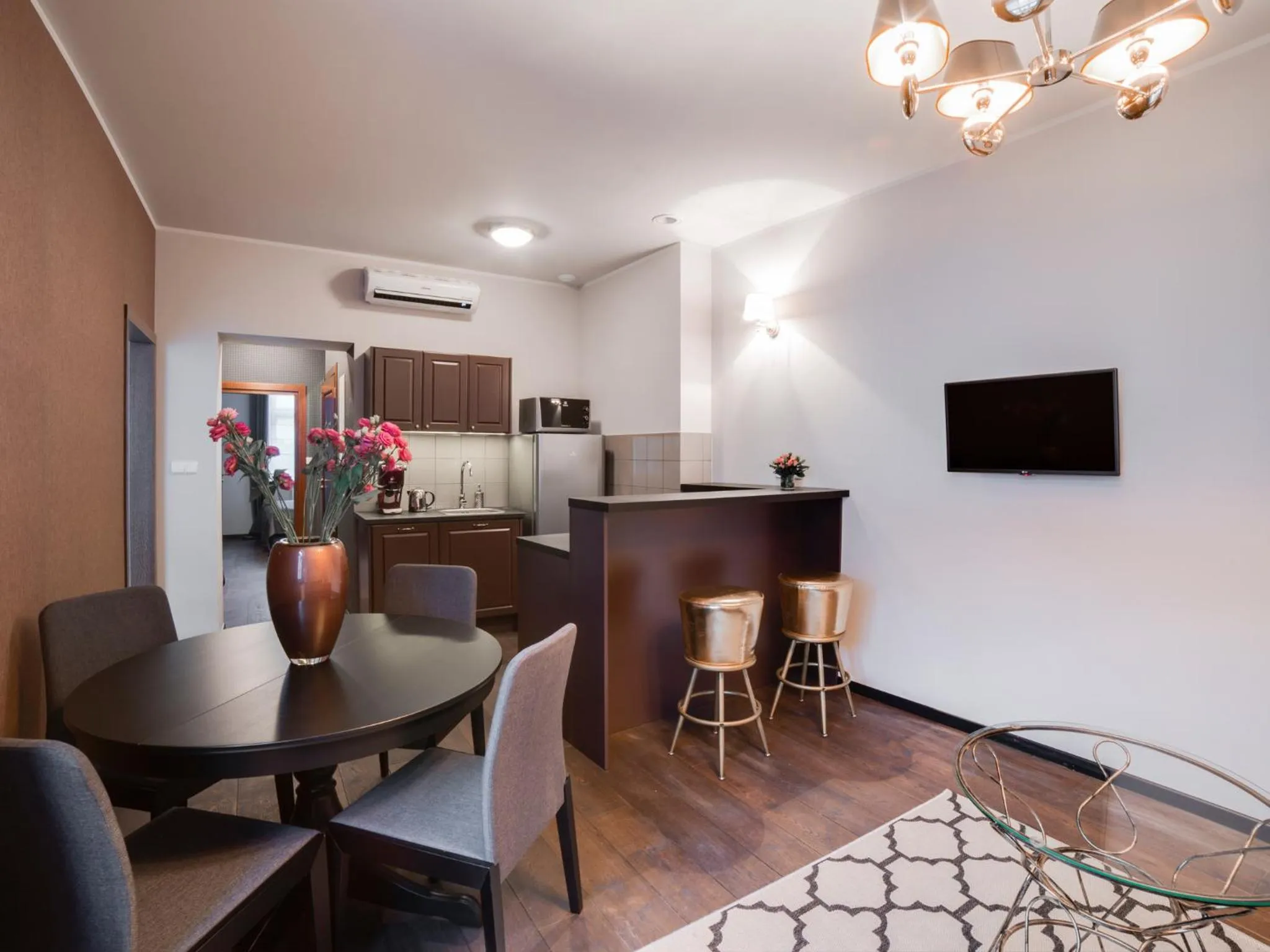 Kitchen or kitchenette in Too-Good Apartments