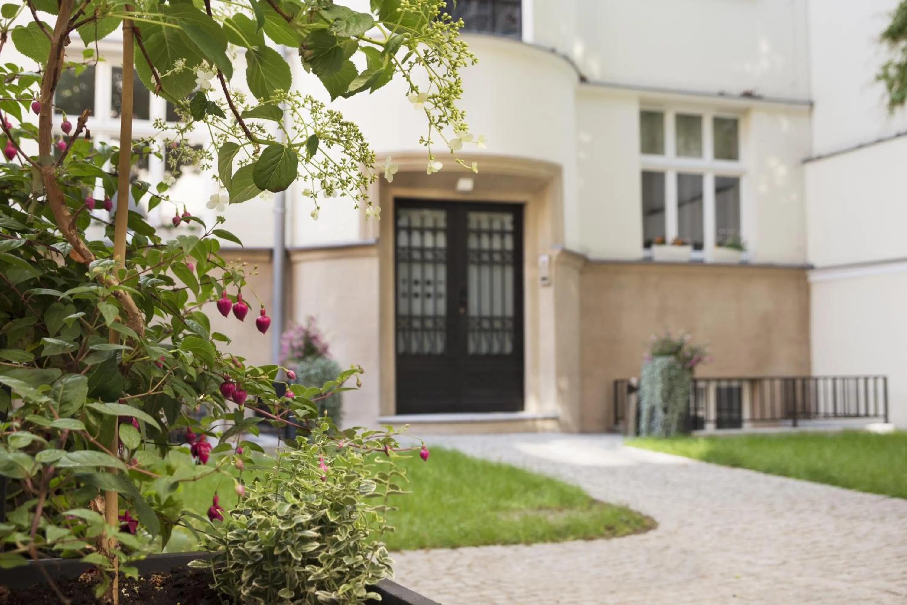 Property building in Too-Good Apartments