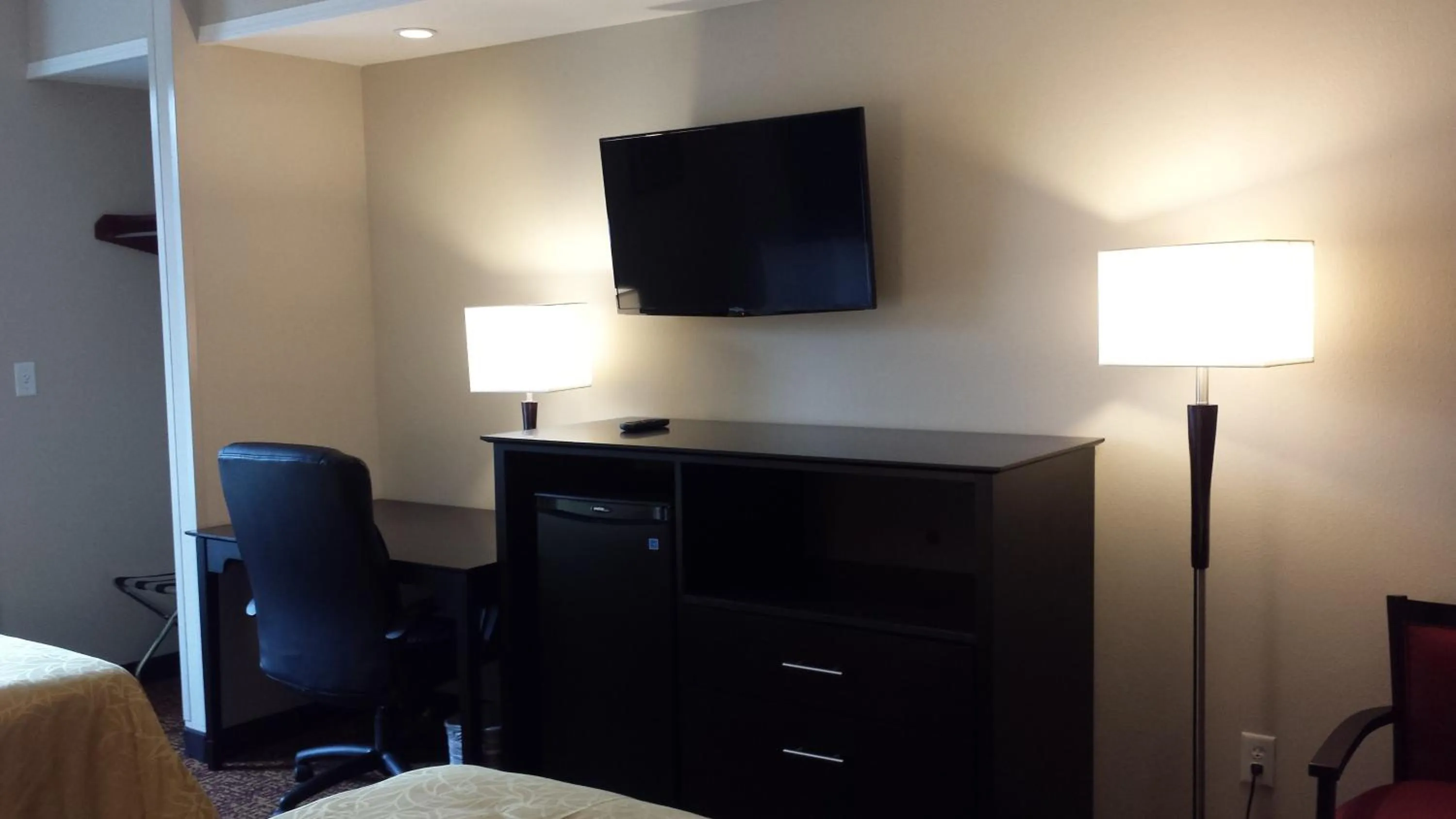 Decorative detail, Bed in Stonebrook Lodge