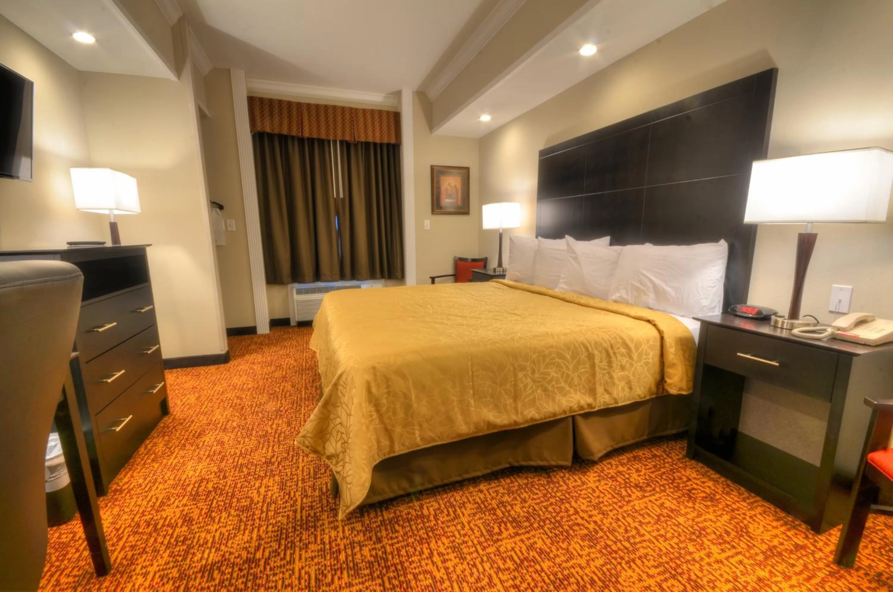 Bedroom, Bed in Stonebrook Lodge