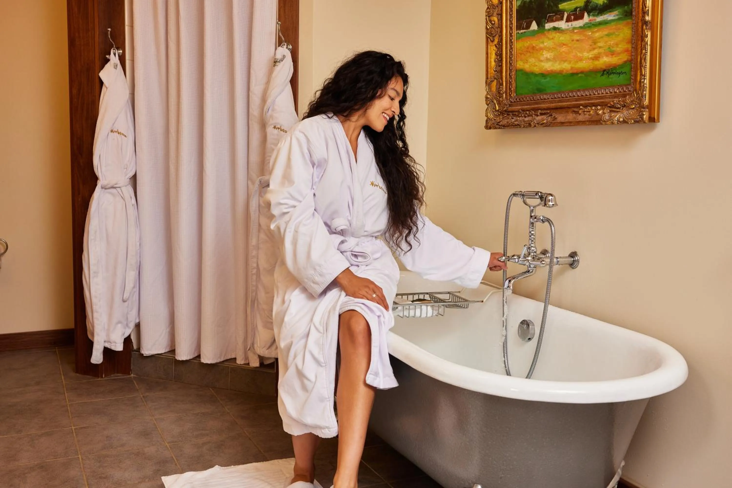 Bath in Mirbeau Inn & Spa - Plymouth