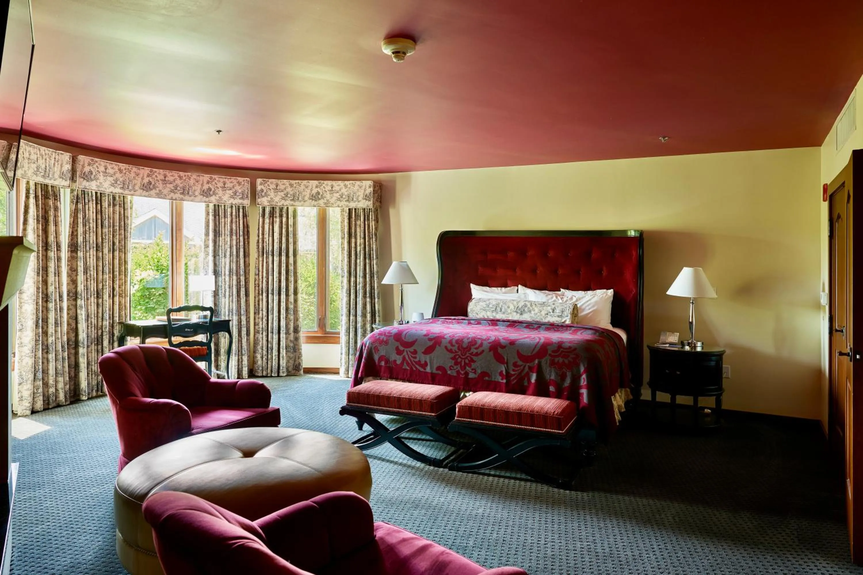 Bedroom, Bed in Mirbeau Inn & Spa - Plymouth