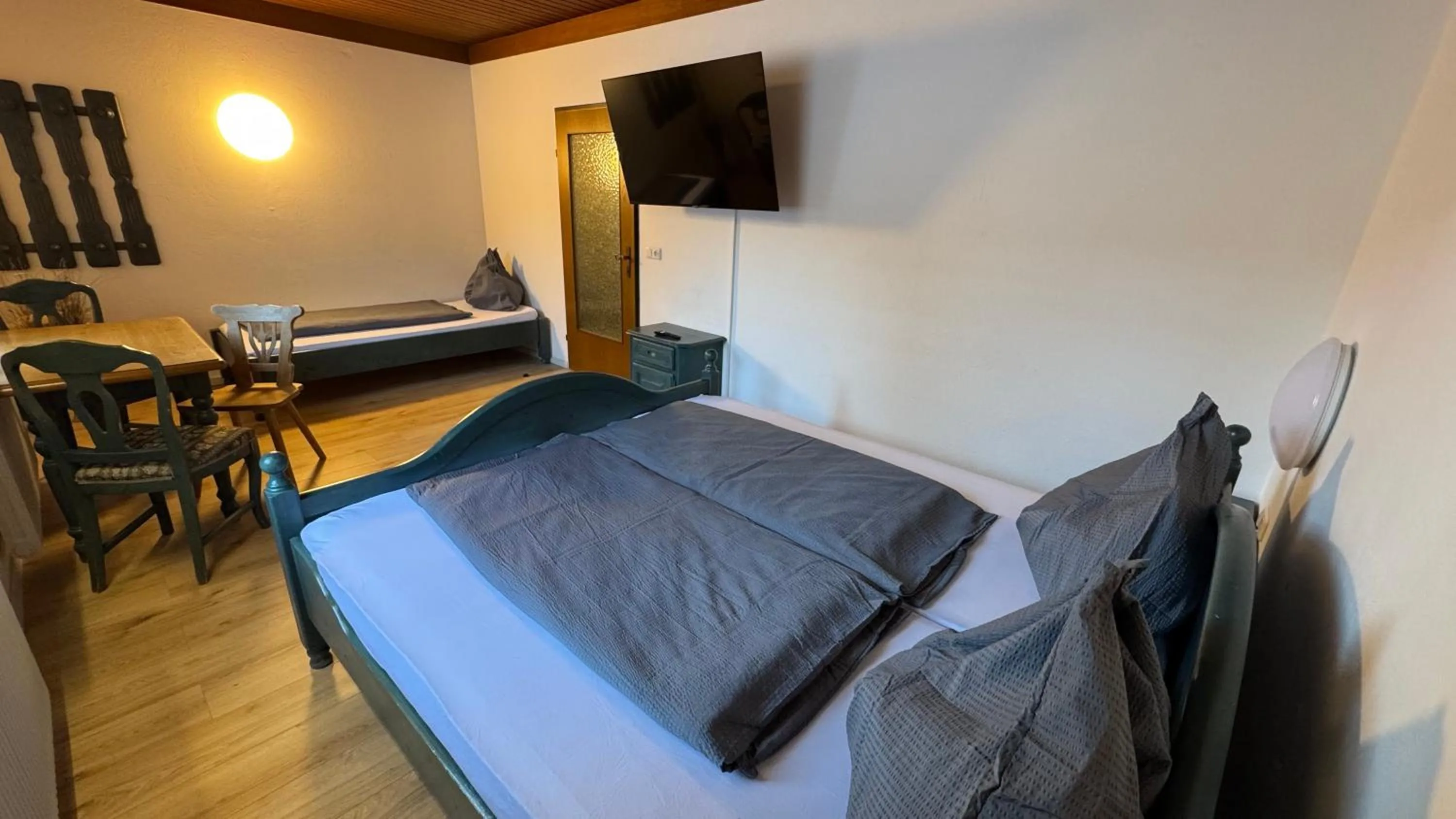 Bedroom, Bed in Botenwirt - Self Check in