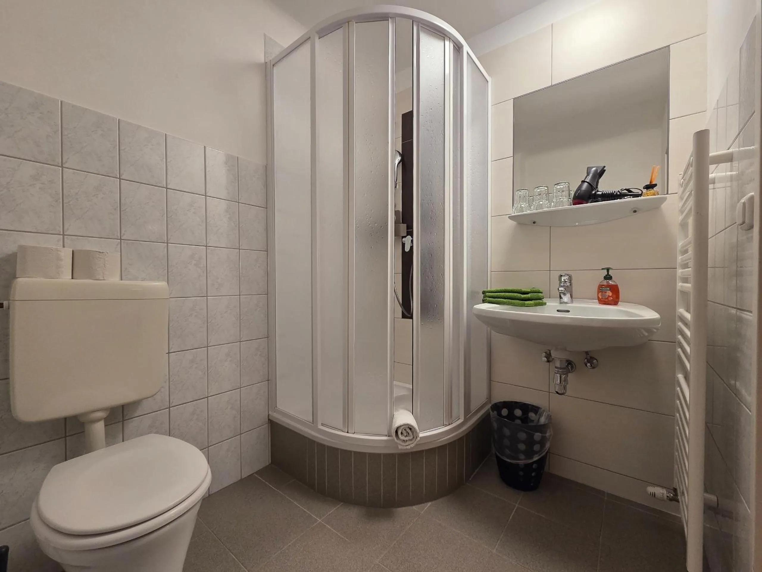 Bathroom in Botenwirt - Self Check in