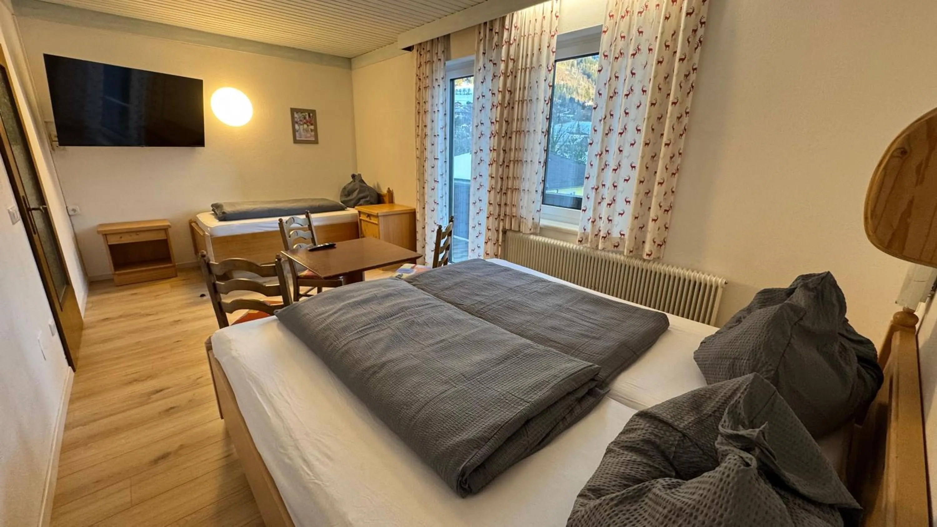 Bedroom, Bed in Botenwirt - Self Check in