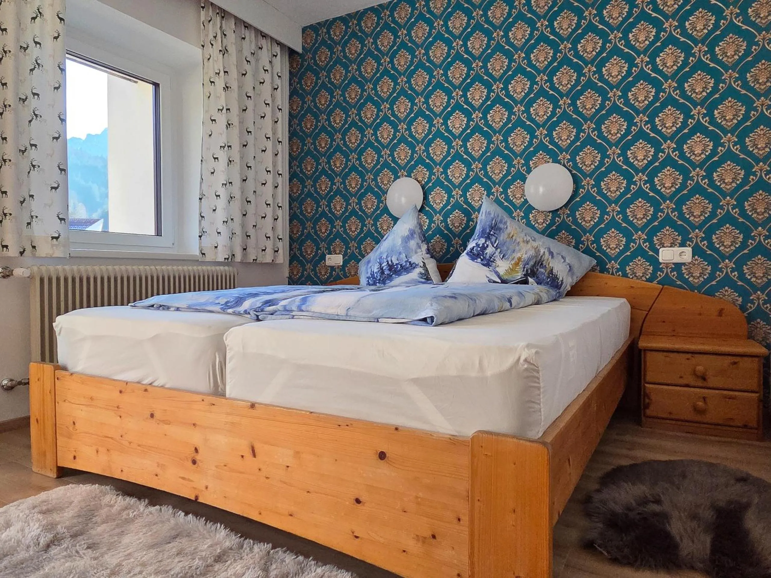 Photo of the whole room, Bed in Botenwirt - Self Check in
