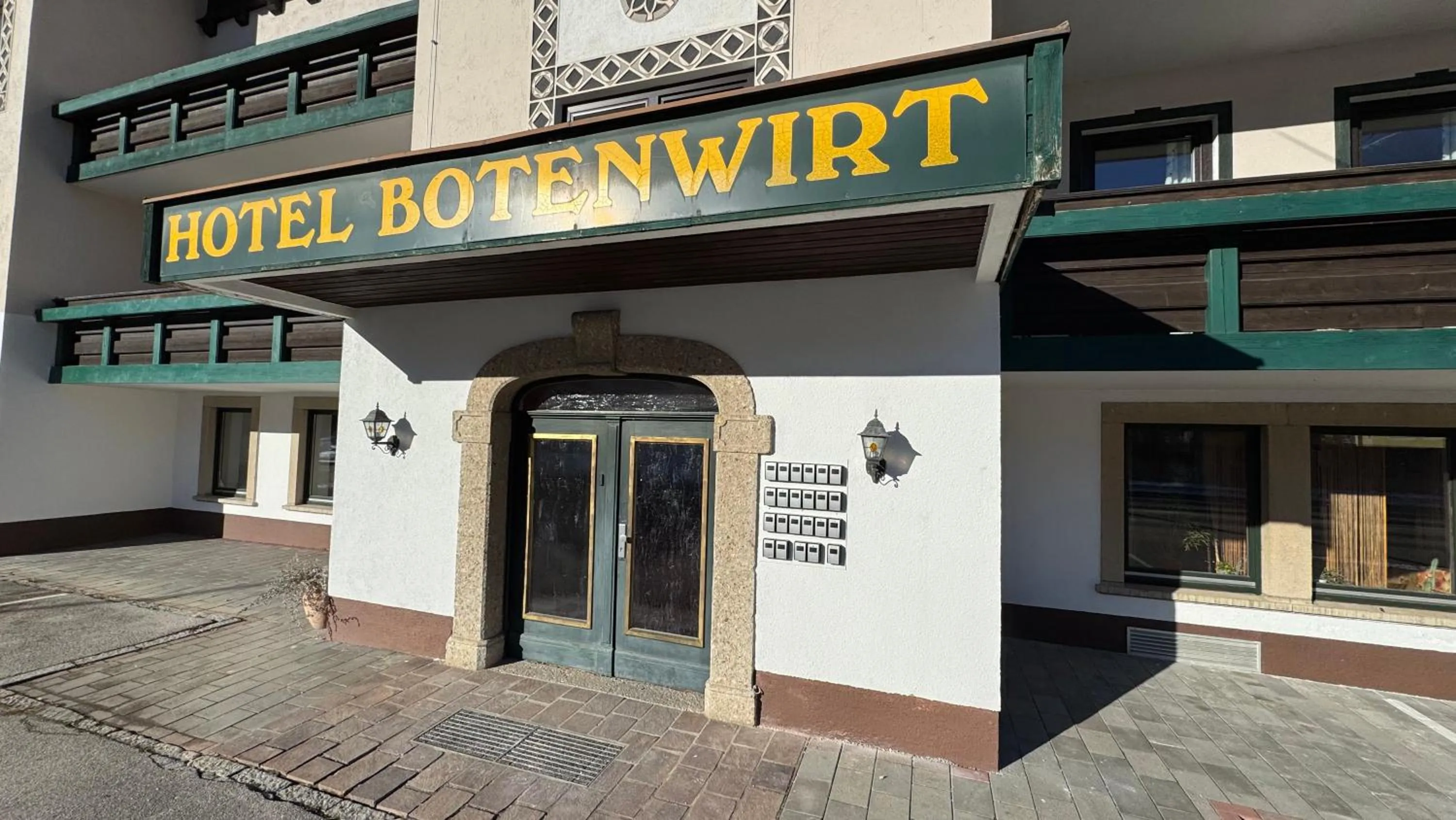 Property building in Botenwirt - Self Check in
