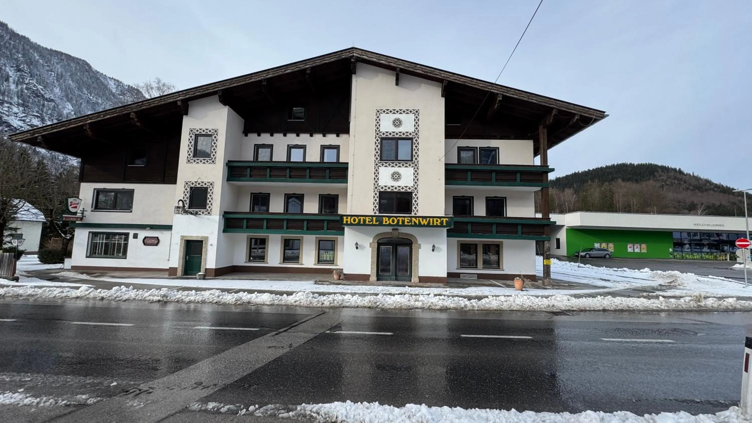 Property building in Botenwirt - Self Check in