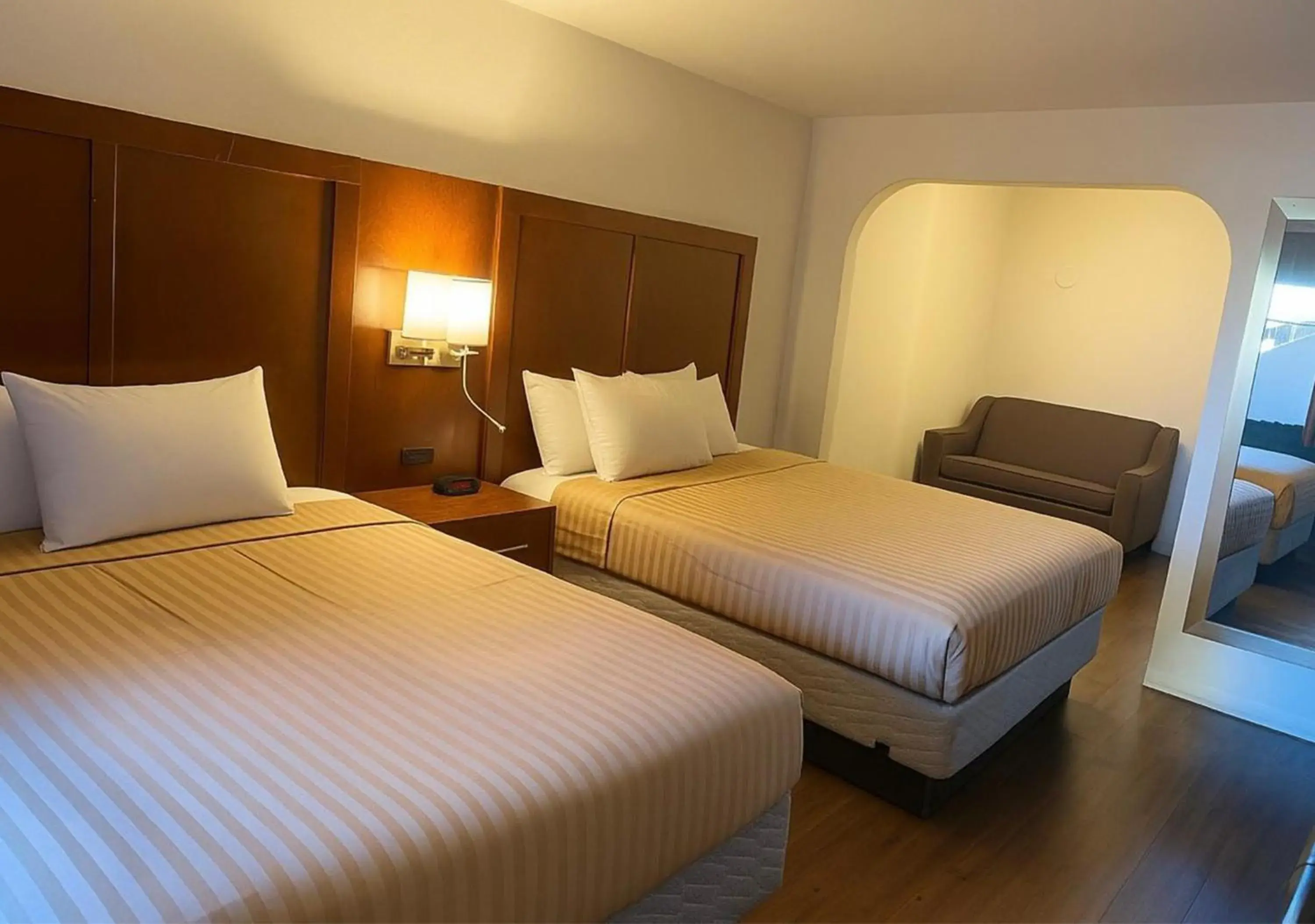 Deluxe Double Room (2 Adults + 1 Child) in Valley Inn Deluxe Double Room (2 Adults + 1 Child) in Valley Inn