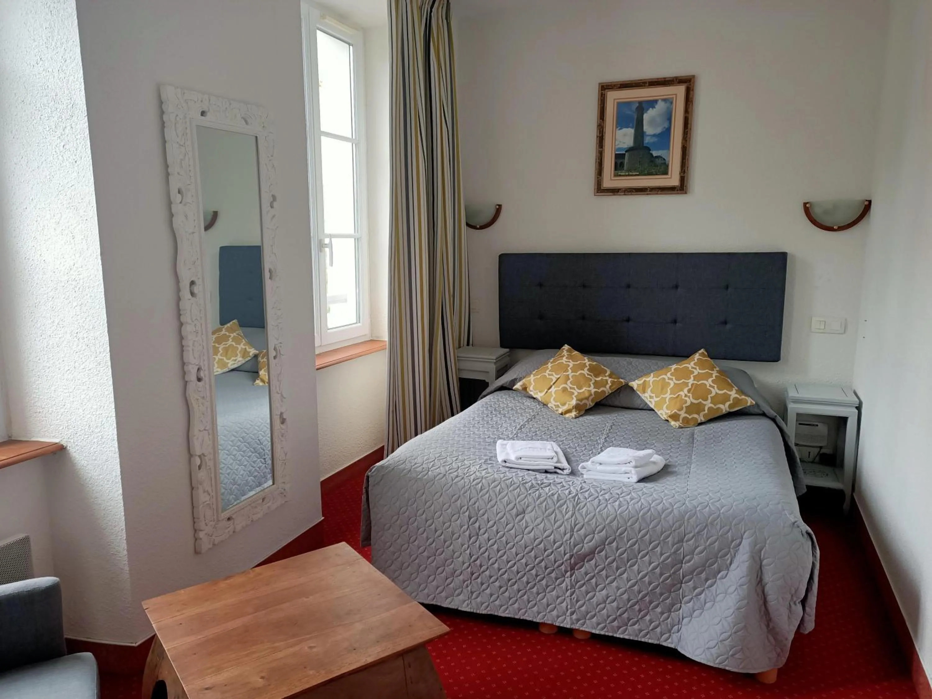 Photo of the whole room, Bed in Hotel Saint Amant