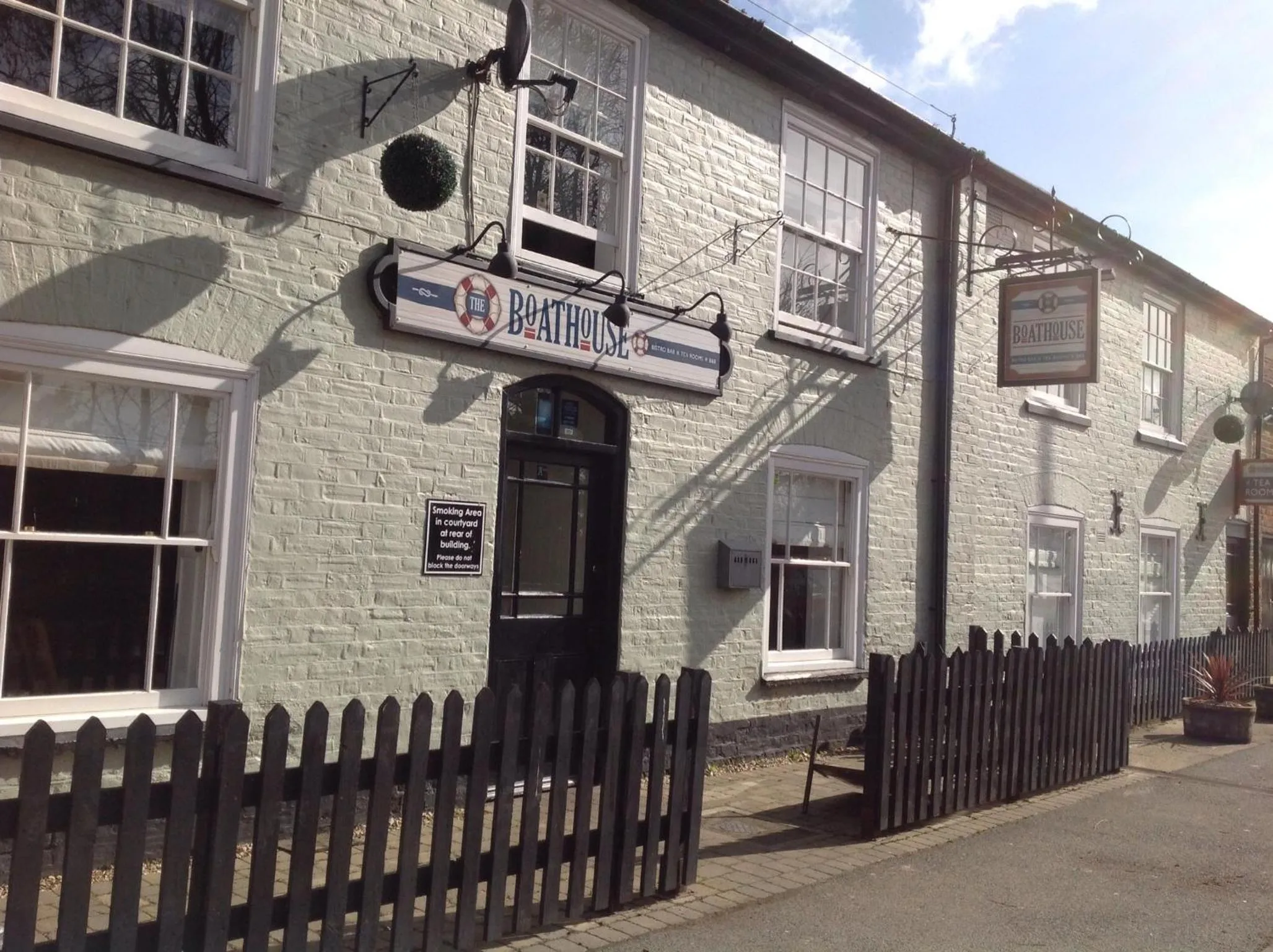 Facade/entrance in The Boathouse
