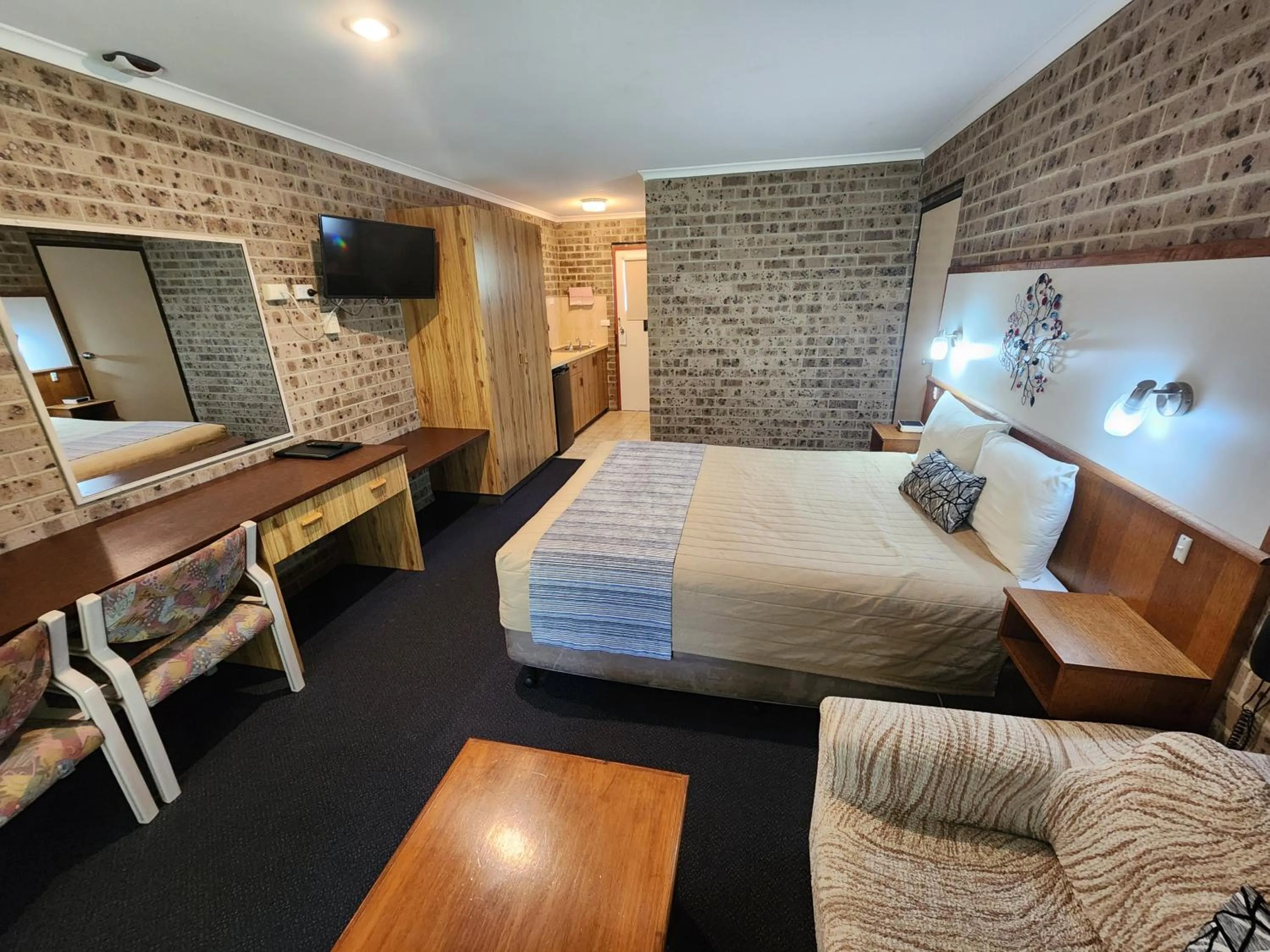 Bed in Idlewilde Town & Country Motor Inn