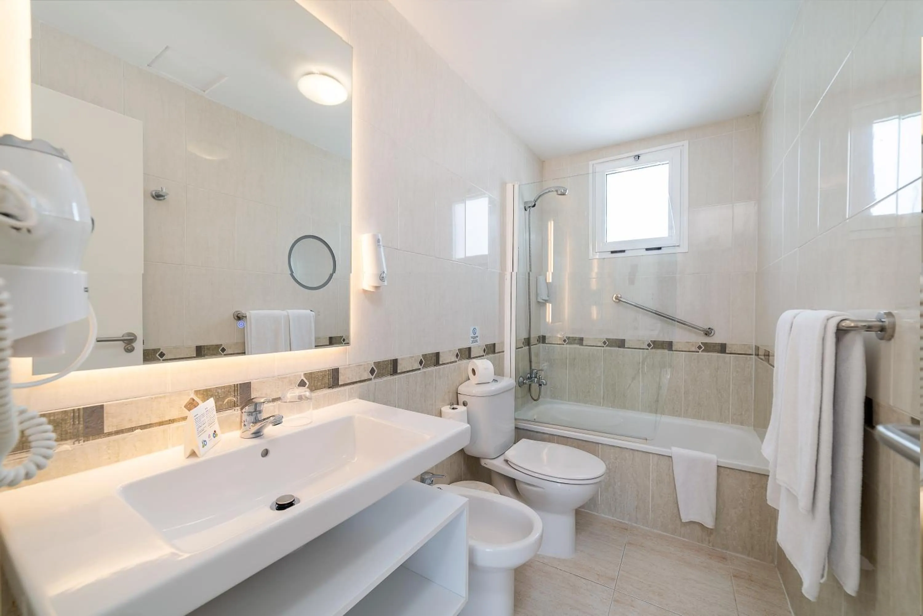 Bathroom in Hotel Arena Beach