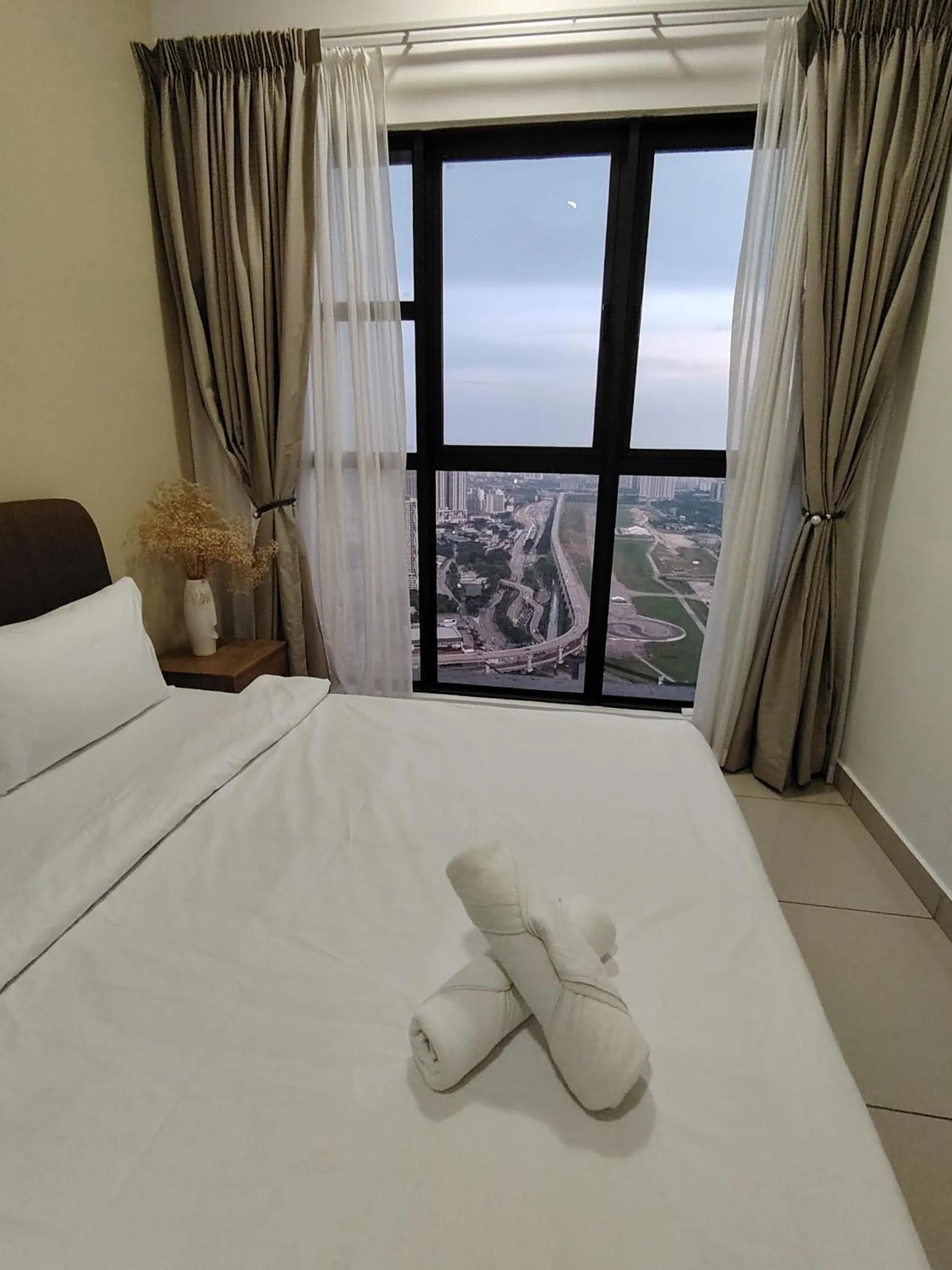 Bed in Trion Residence Kuala Lumpur by Luxe