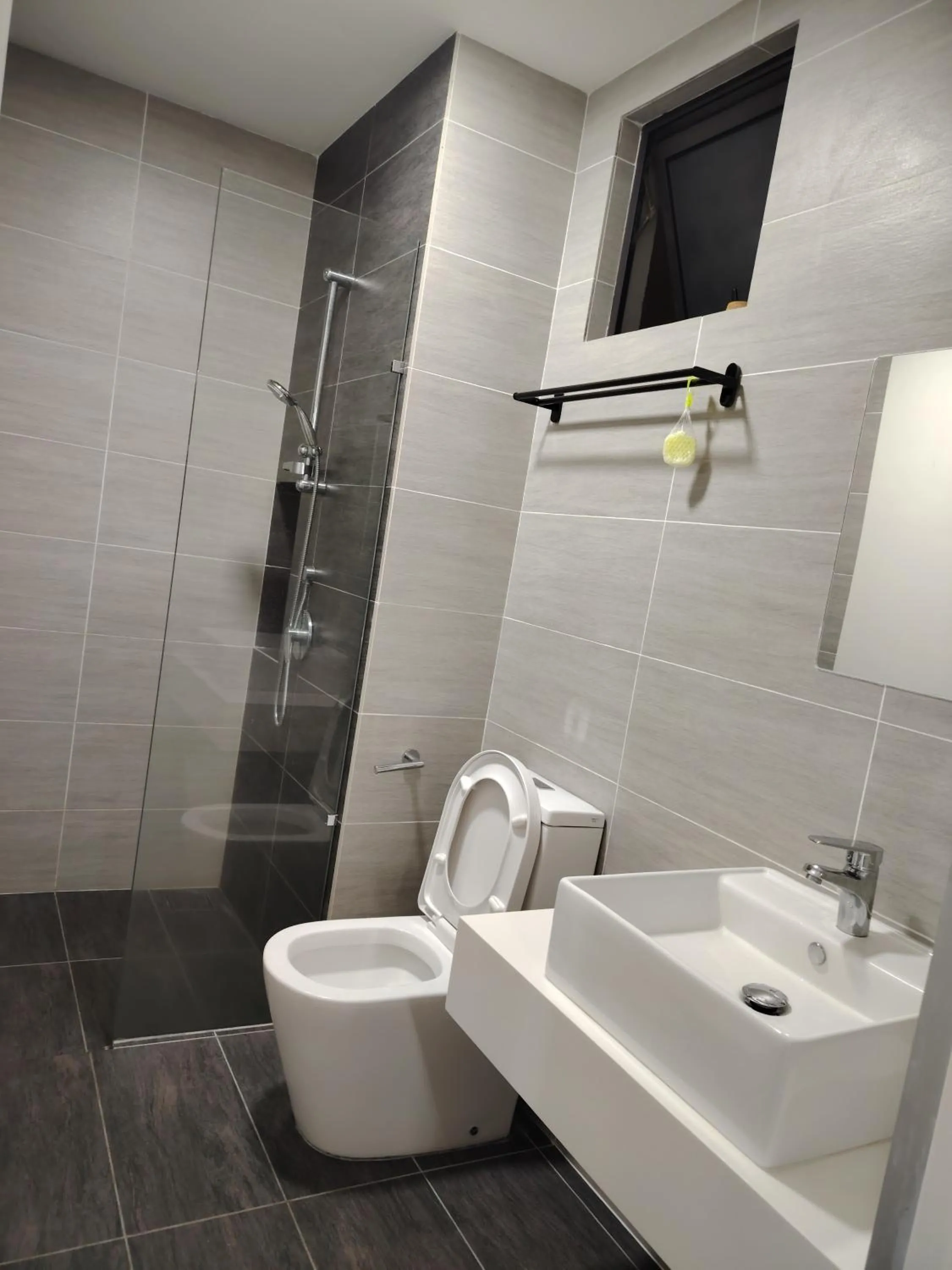 Bathroom in Trion Residence Kuala Lumpur by Luxe
