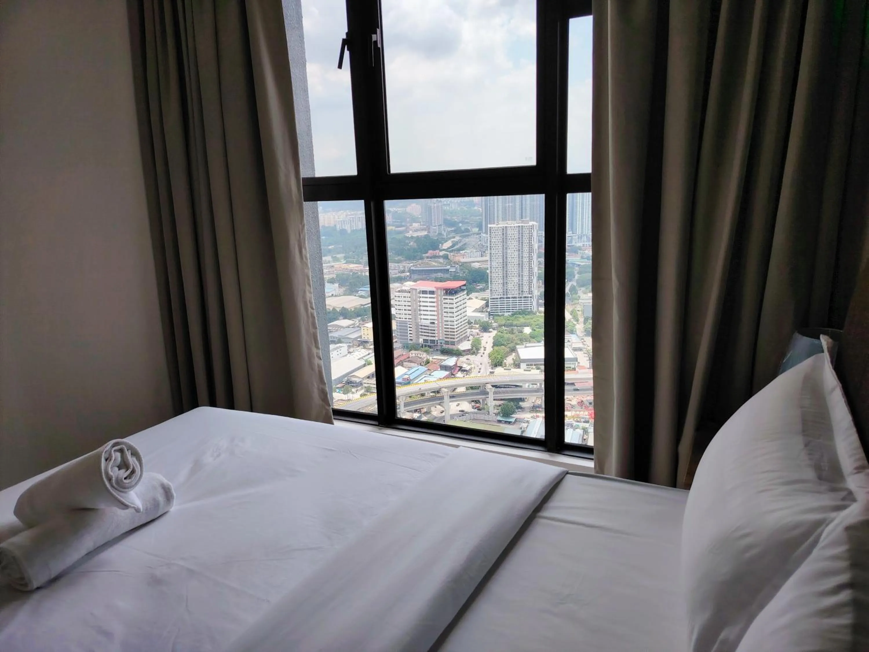 Bed in Trion Residence Kuala Lumpur by Luxe