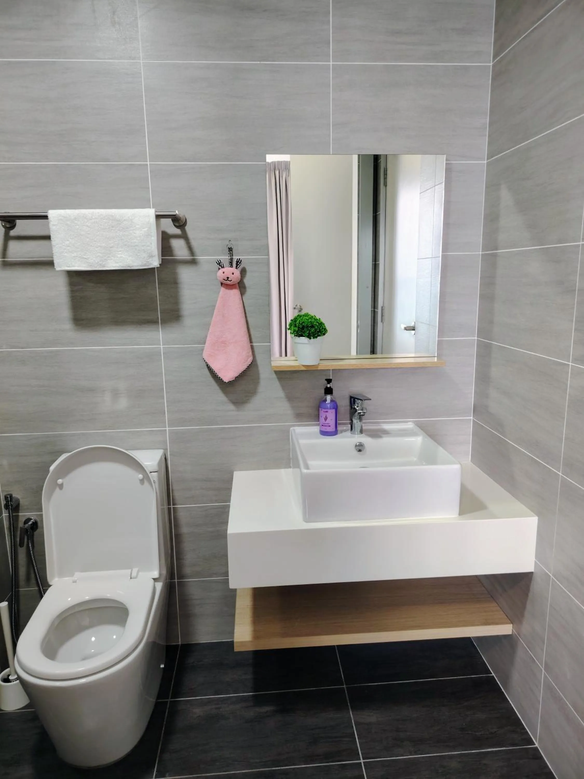 Toilet in Trion Residence Kuala Lumpur by Luxe