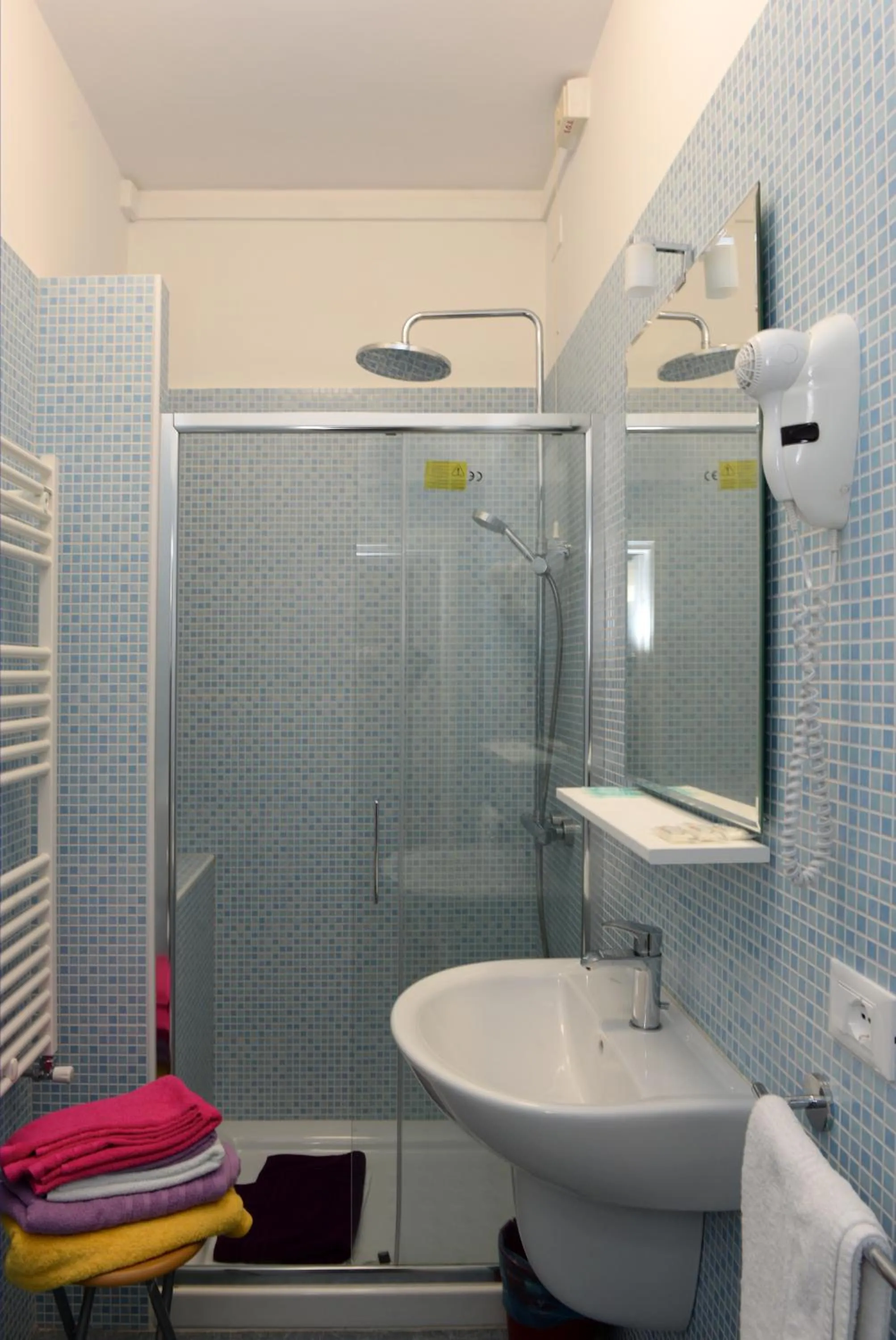 Shower in Hotel Puntabella